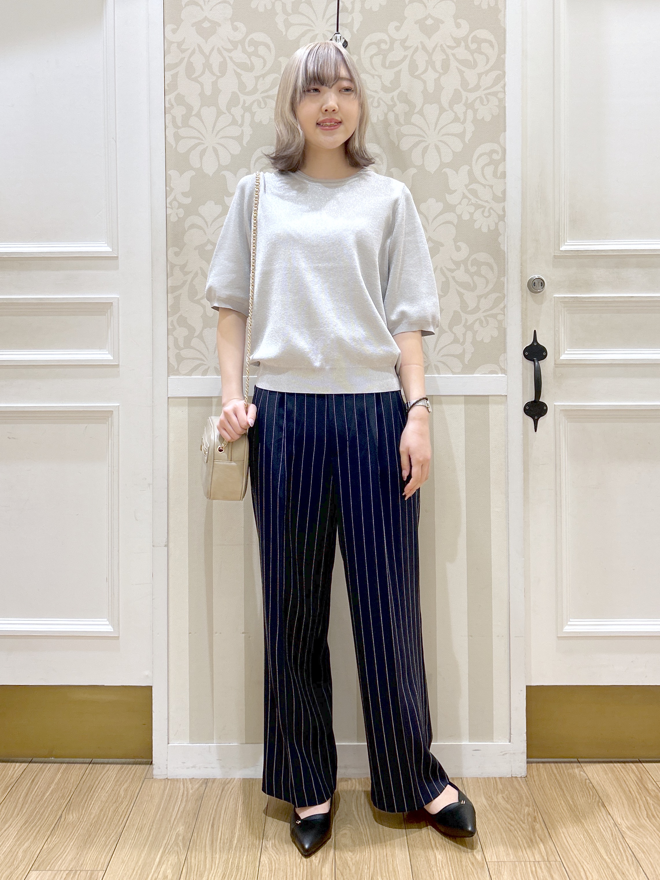 望 愛さんの「grove｜【シリーズ累計36万枚/UVカット・ひんやり・洗濯機OK】やわらかドライタッチ 五分袖クルーネックニ」を使ったコーディネート