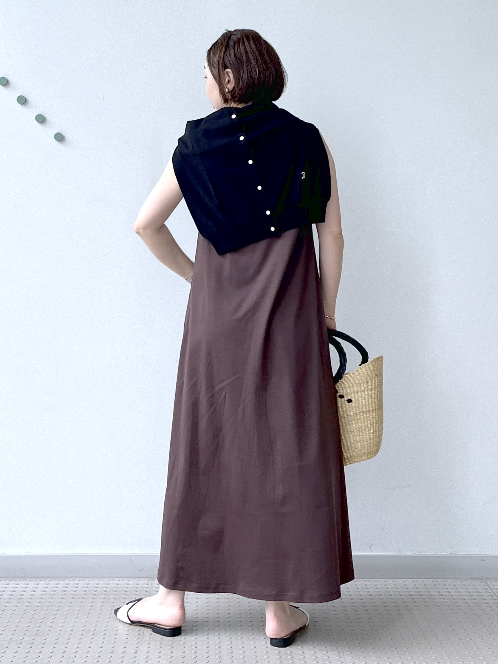 Soeさんの「DRESSTERIOR｜【接触冷感／抗菌防臭／消臭/ウォッシャブル】アイスクリアコットン フレンチスリーブワンピース」を使ったコーディネート