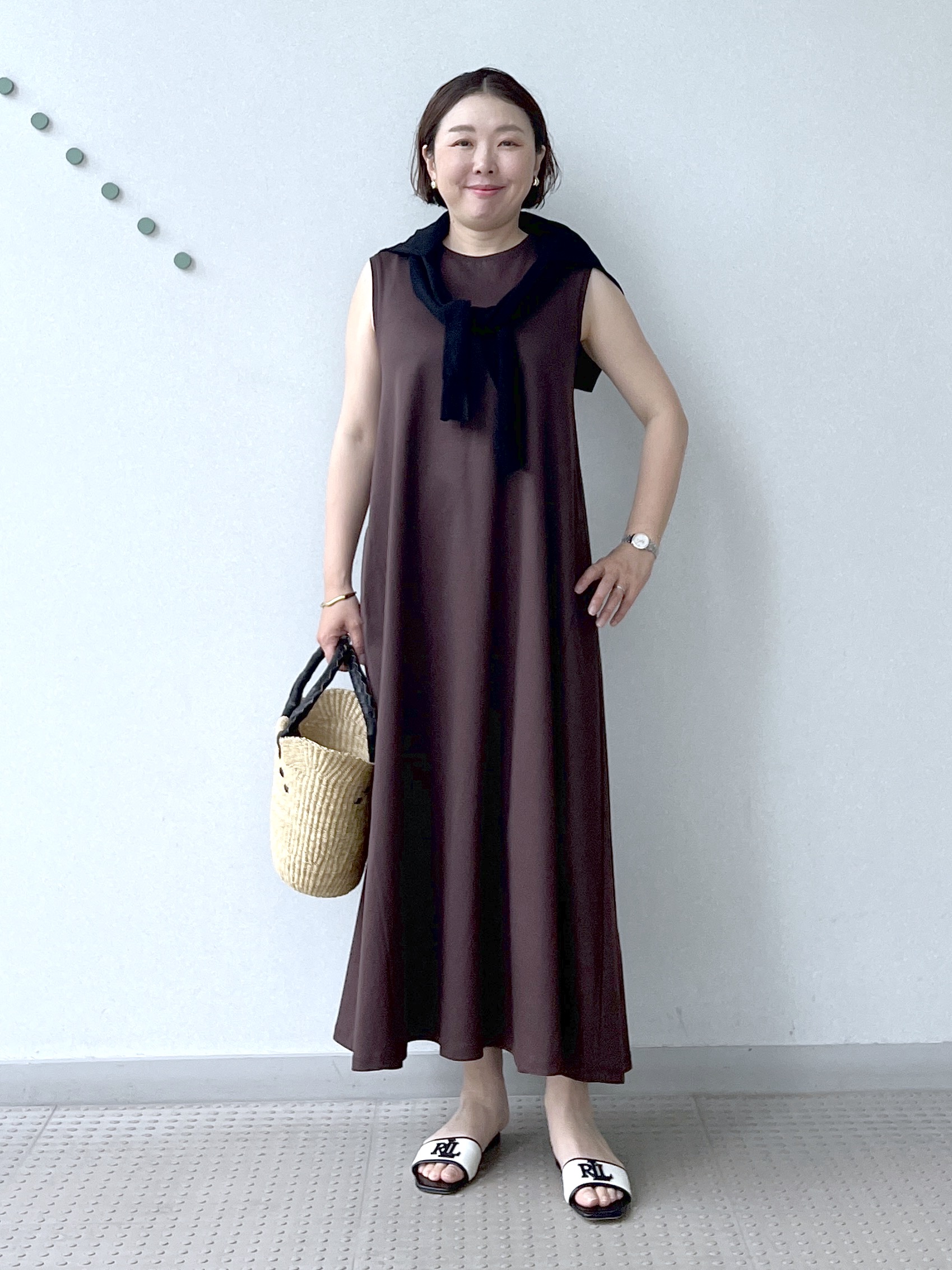 Soeさんの「DRESSTERIOR｜【接触冷感／抗菌防臭／消臭/ウォッシャブル】アイスクリアコットン フレンチスリーブワンピース」を使ったコーディネート
