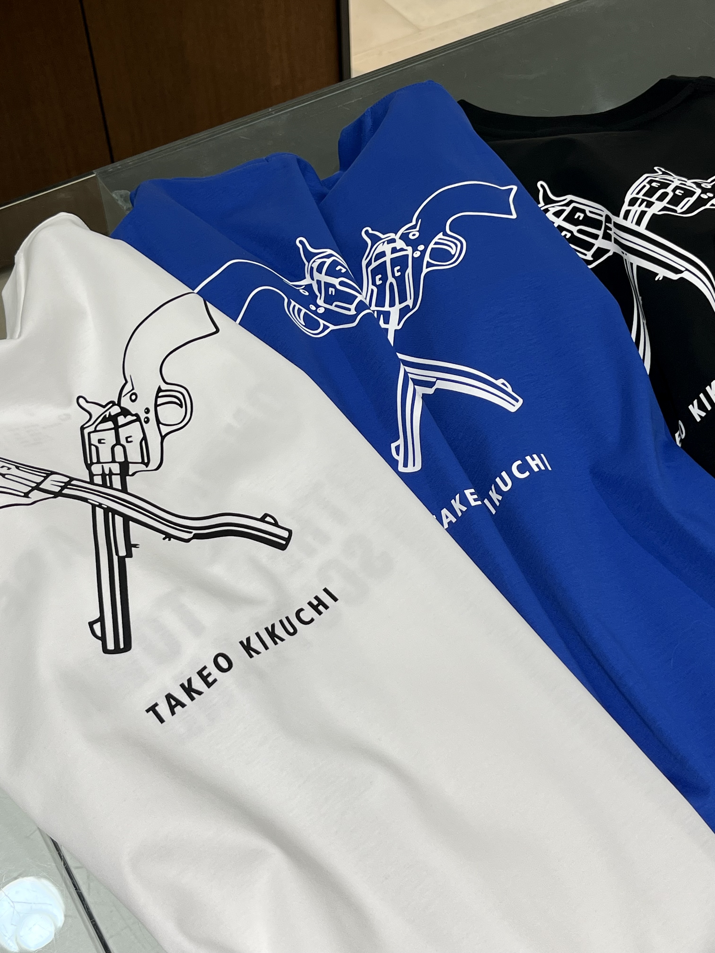 uedaさんの「TAKEO KIKUCHI｜【BOWLER HAT LABEL】アイスクリアコットン バッククロスピストル 半袖Tシャツ」を使ったコーディネート
