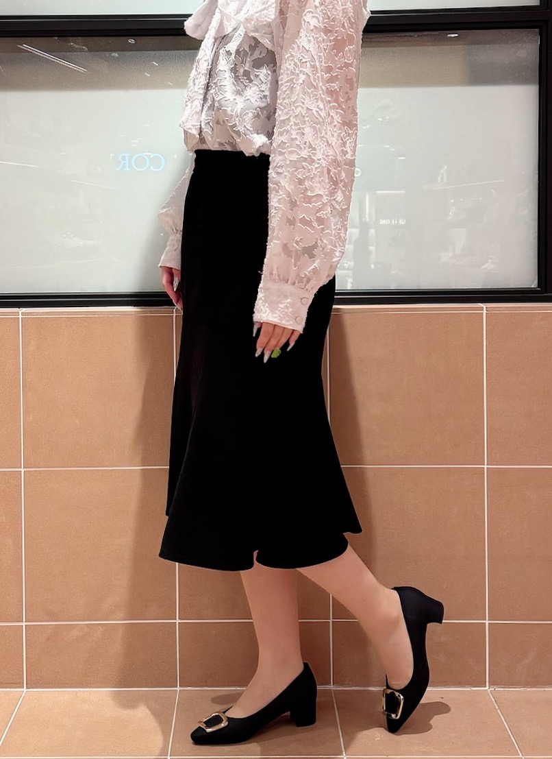すみれさんの「ESPERANZA｜スクエアバックルパンプス」を使ったコーディネート
