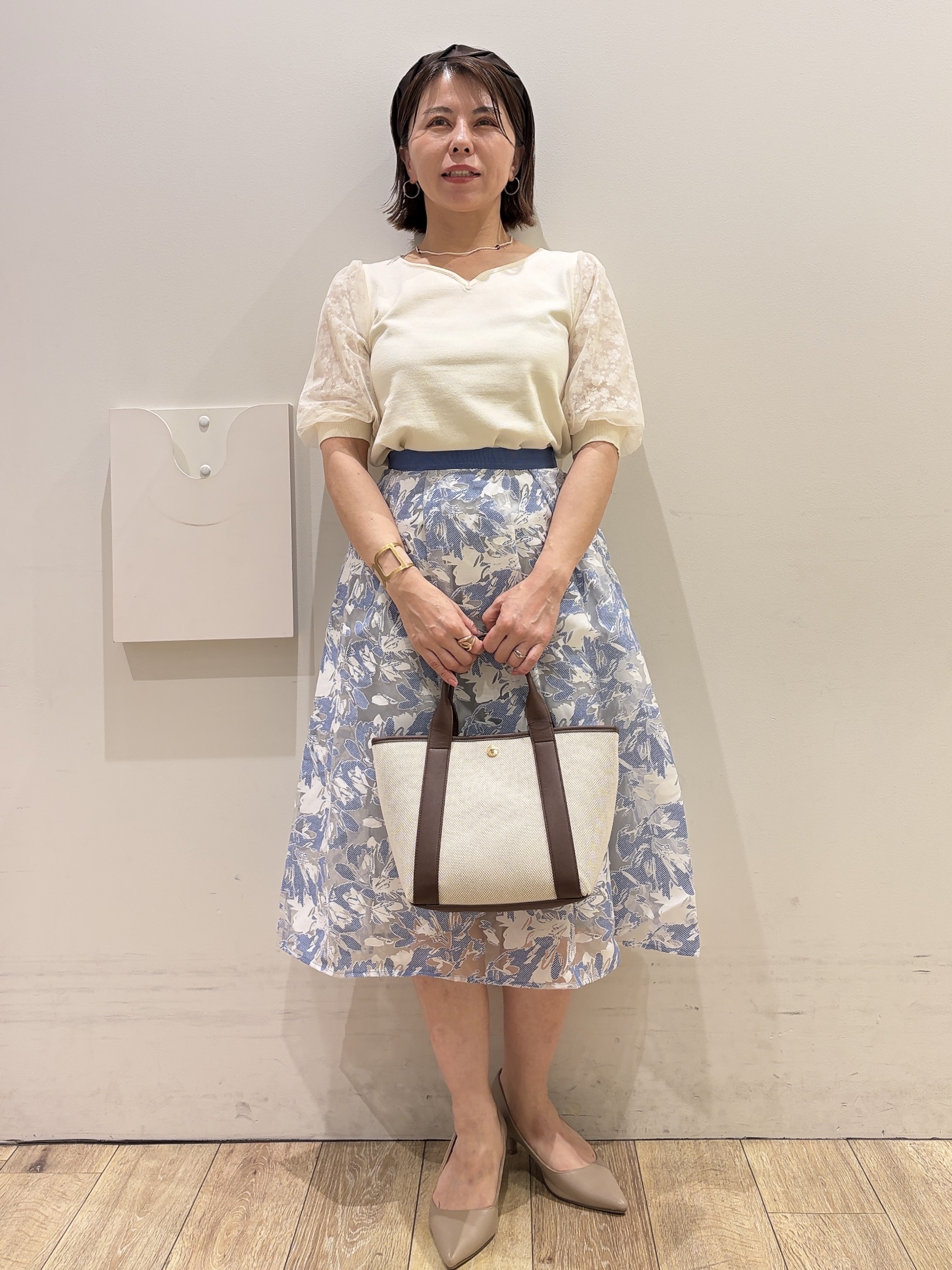 YUKOさんの「index｜【接触冷感】ビジューボタンカーディガン《抗ピリング／洗濯機OK》」を使ったコーディネート