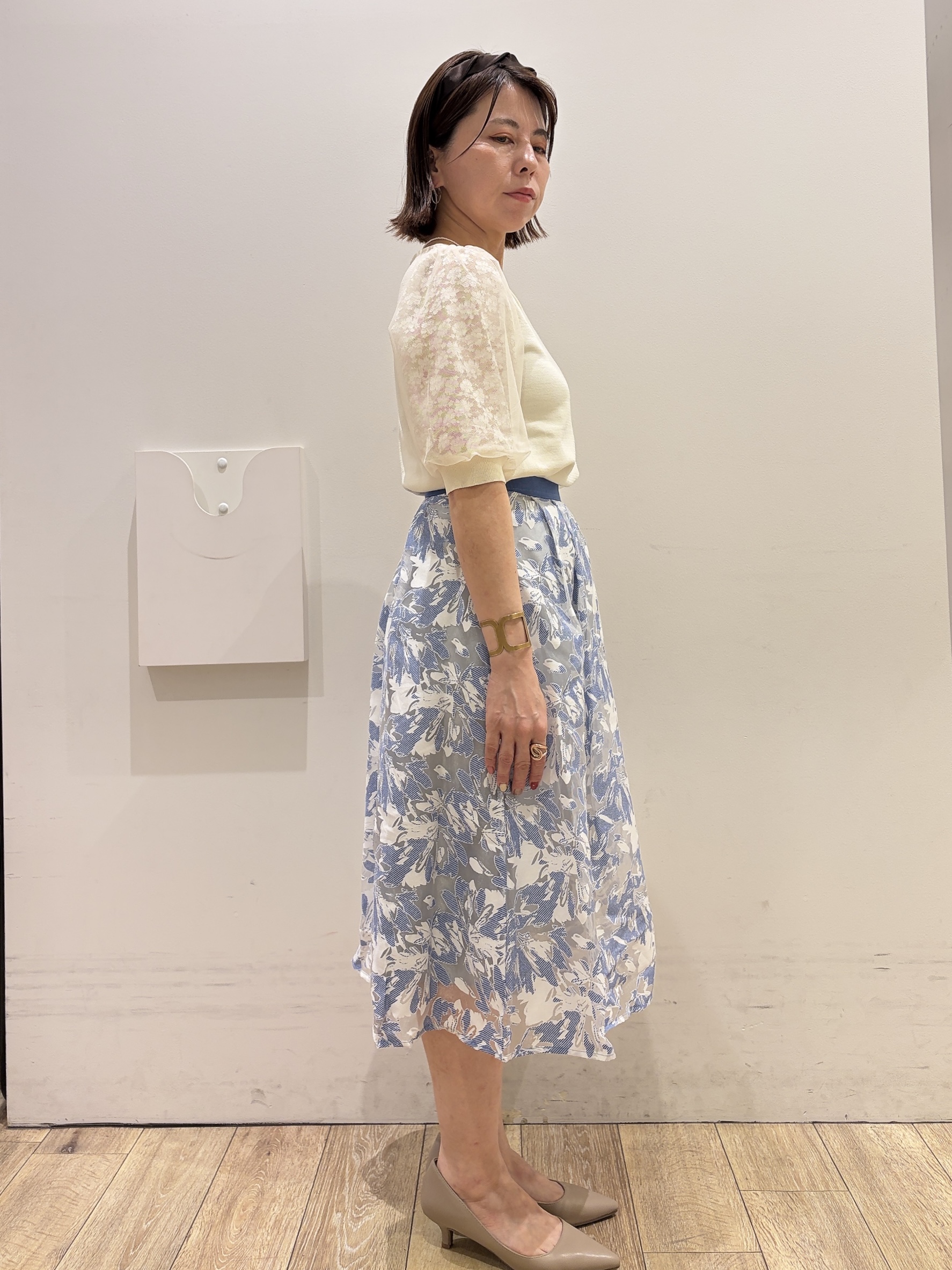 YUKOさんの「index｜【接触冷感】ビジューボタンカーディガン《抗ピリング／洗濯機OK》」を使ったコーディネート