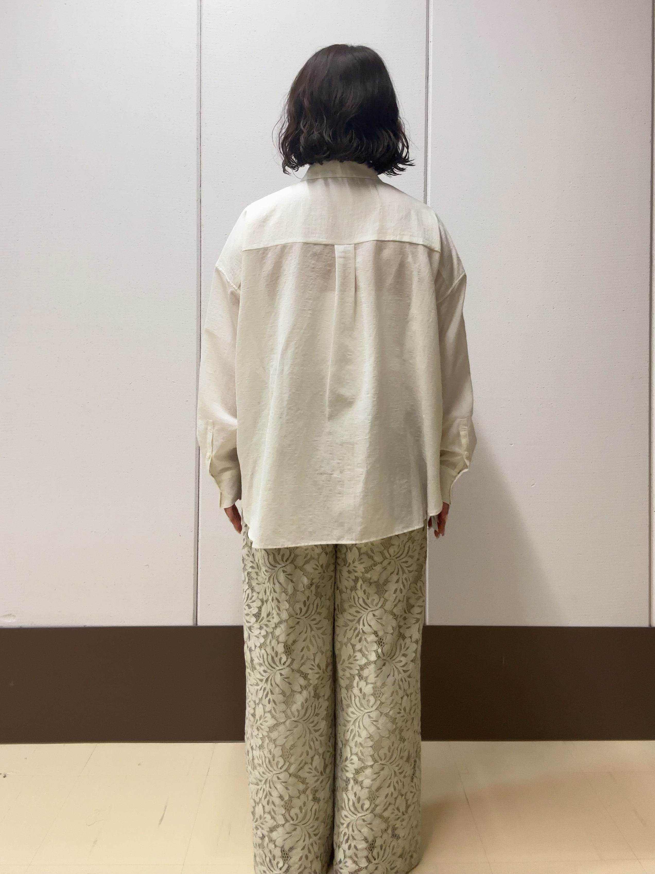 Atsumiさんの「UNTITLED｜【2WAY/マシンウォッシャブル】カシュクールデザインシャツ」を使ったコーディネート