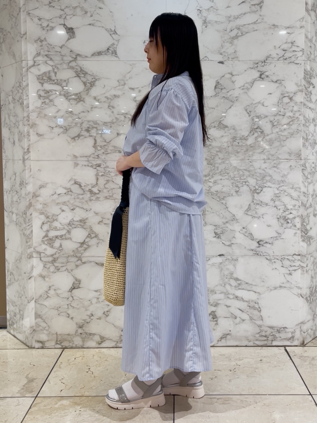 MH☆さんの「grove｜【貴島明日香さん着用／イージーケア／接触冷感】麻混スタンドギャザーシャツ」を使ったコーディネート