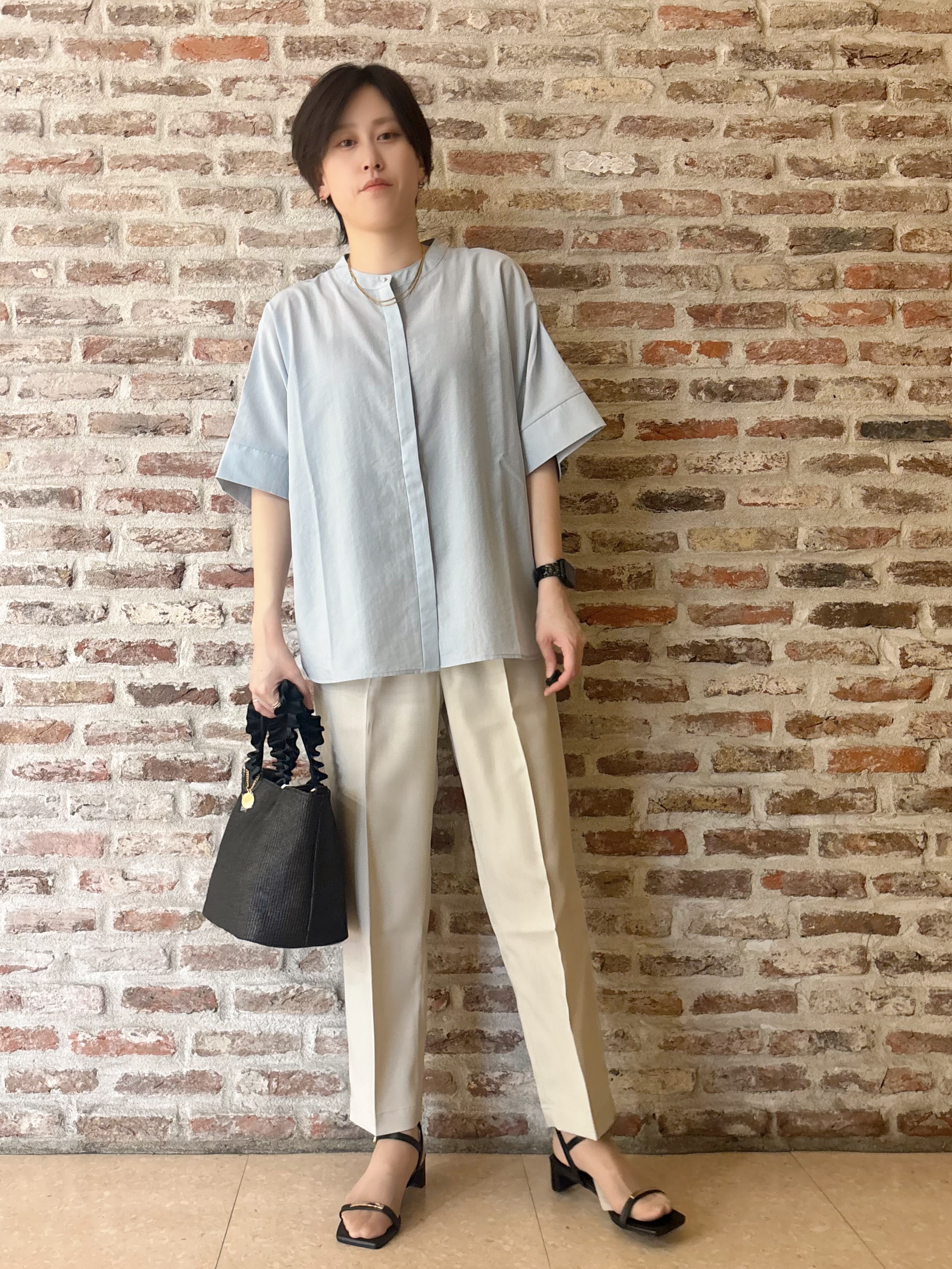 しばさんの「THE SHOP TK｜【高レビュー/体型カバー】さらっと快適 ドルマン5分袖ブラウス」を使ったコーディネート