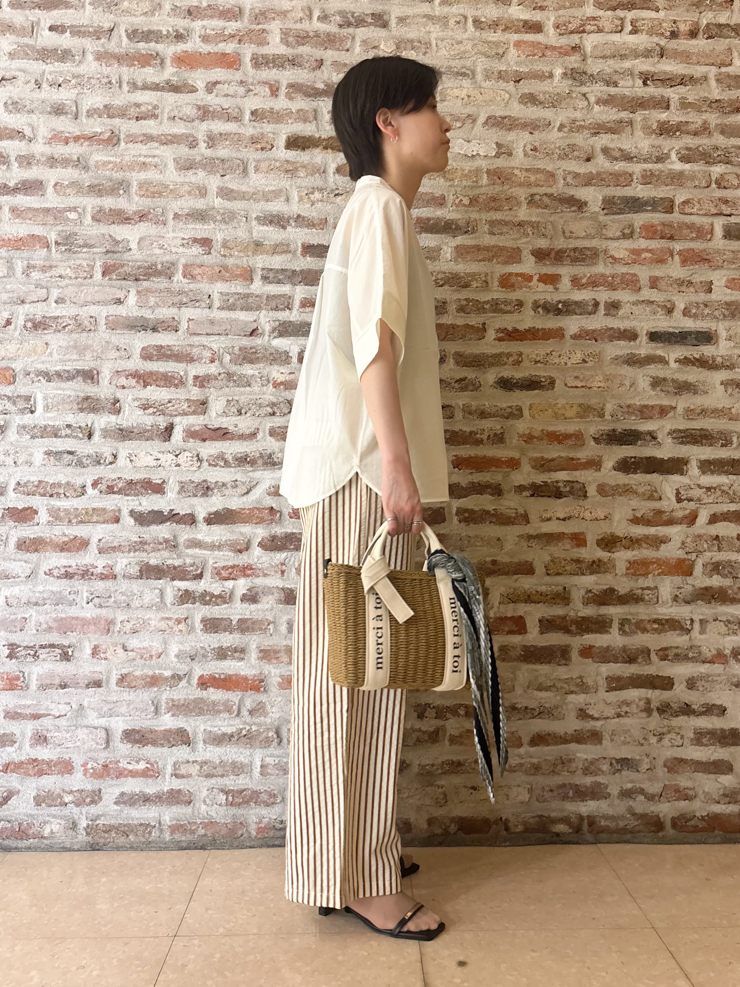 しばさんの「THE SHOP TK｜【高レビュー/体型カバー】さらっと快適 ドルマン5分袖ブラウス」を使ったコーディネート