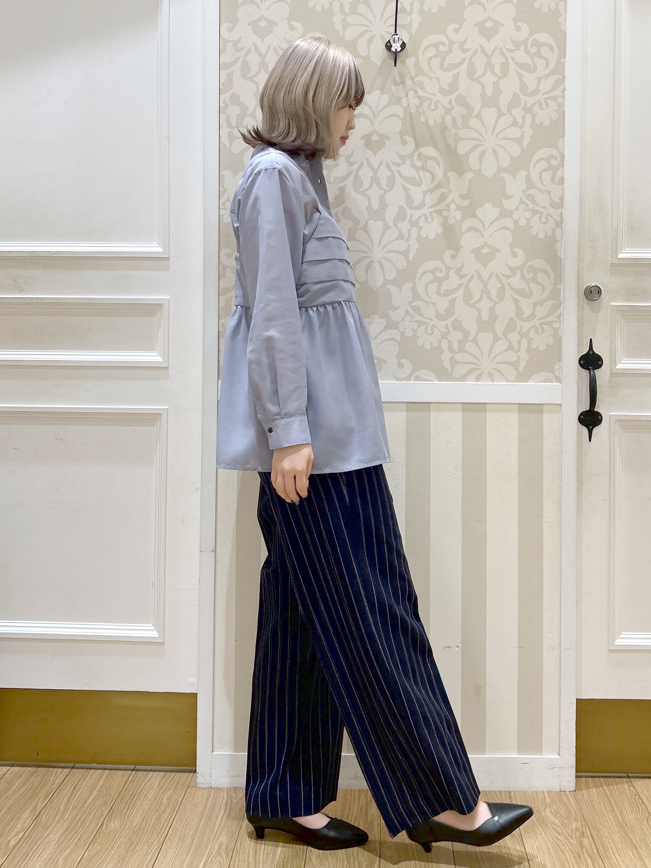 望 愛さんの「grove｜【2点SET】今どきシアーシャツ＆キャミセット」を使ったコーディネート