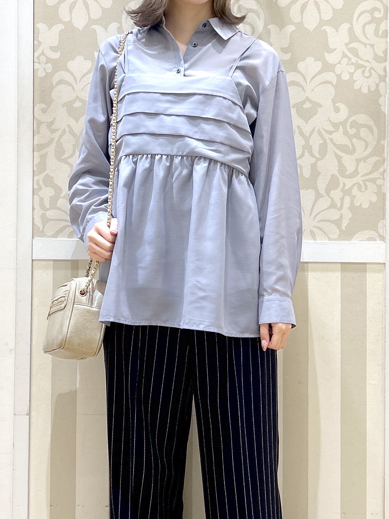 望 愛さんの「grove｜【2点SET】今どきシアーシャツ＆キャミセット」を使ったコーディネート