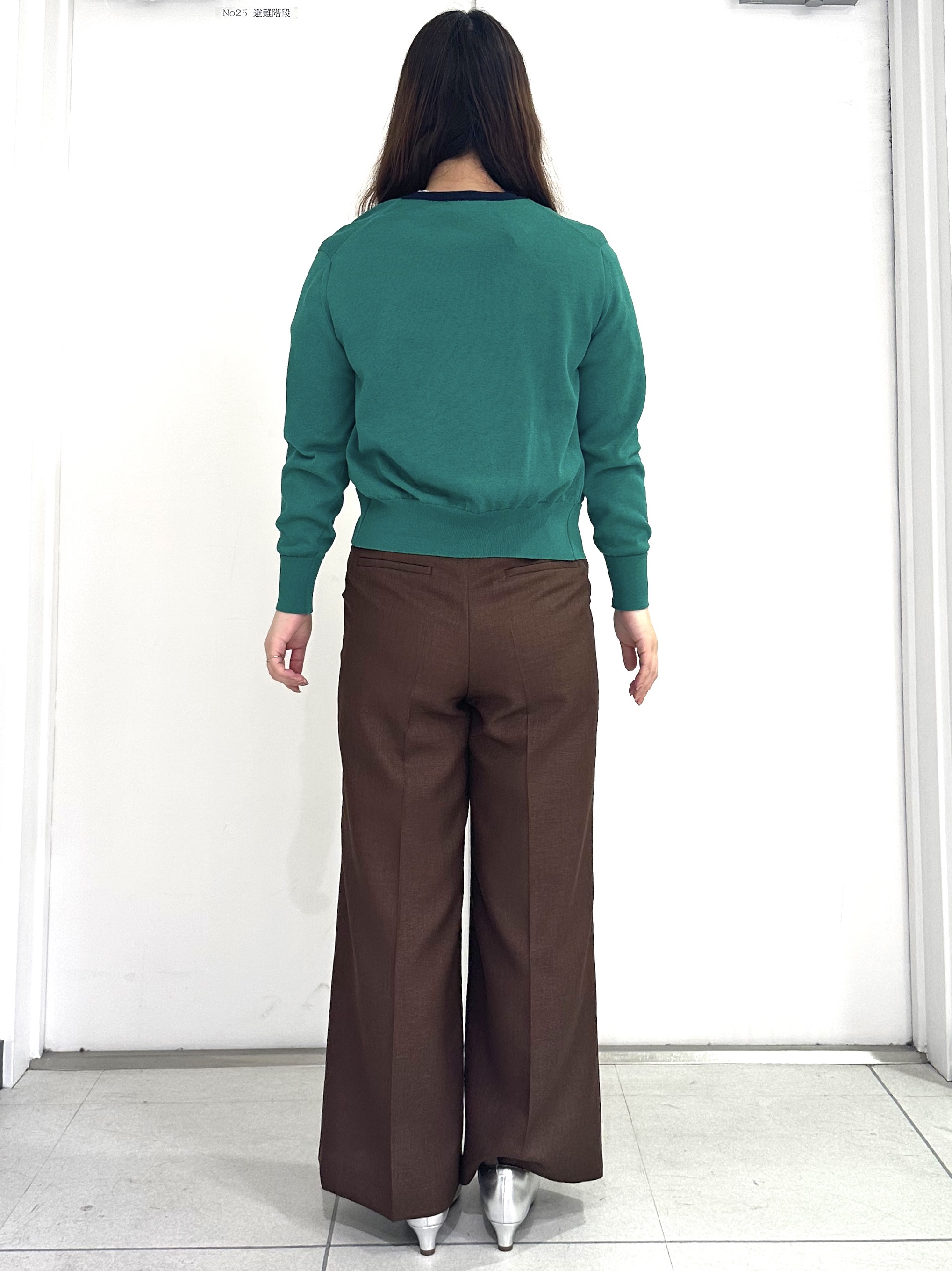 miさんの「Reflect｜【アンサンブル可】バイカラーカーディガン」を使ったコーディネート