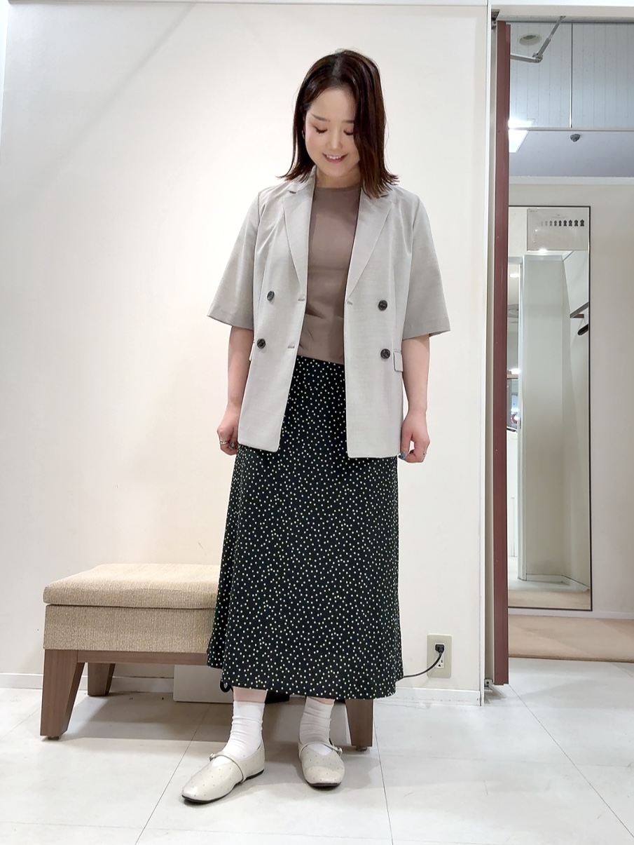YUIさんの「UNTITLED｜【シワになりにくい/セットアップ可/接触冷感】ハーフスリーブジャケット」を使ったコーディネート