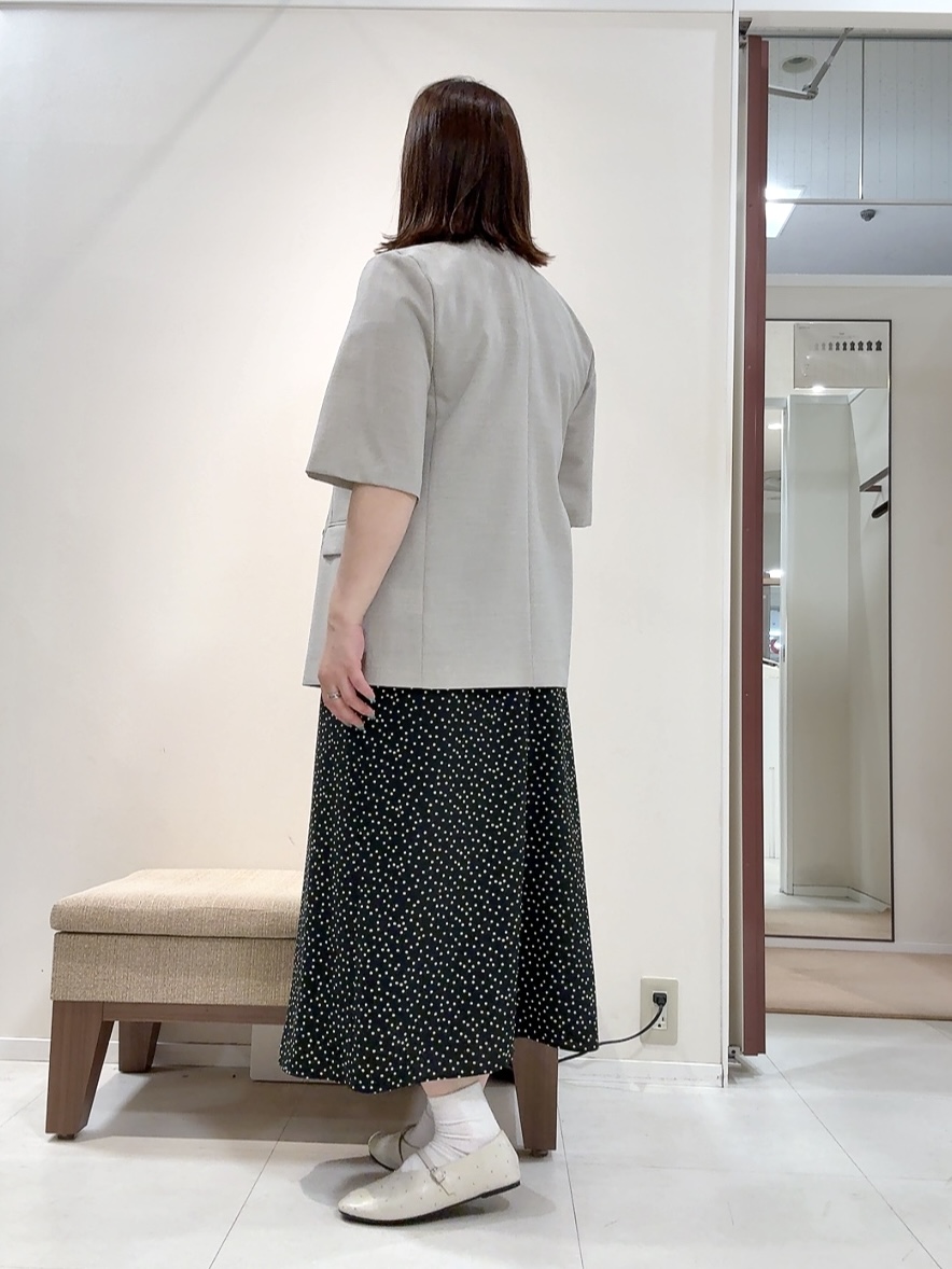 YUIさんの「UNTITLED｜【シワになりにくい/セットアップ可/接触冷感】ハーフスリーブジャケット」を使ったコーディネート
