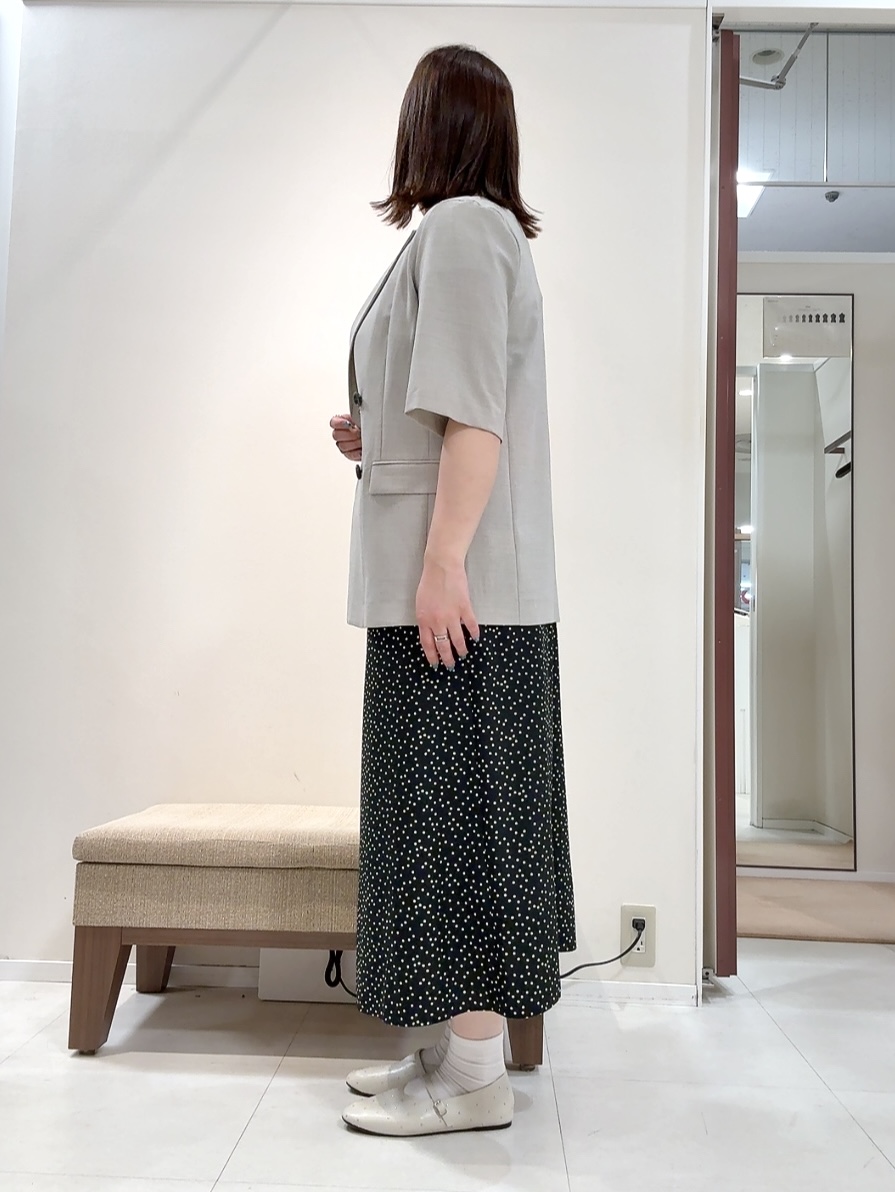 YUIさんの「UNTITLED｜【シワになりにくい/セットアップ可/接触冷感】ハーフスリーブジャケット」を使ったコーディネート