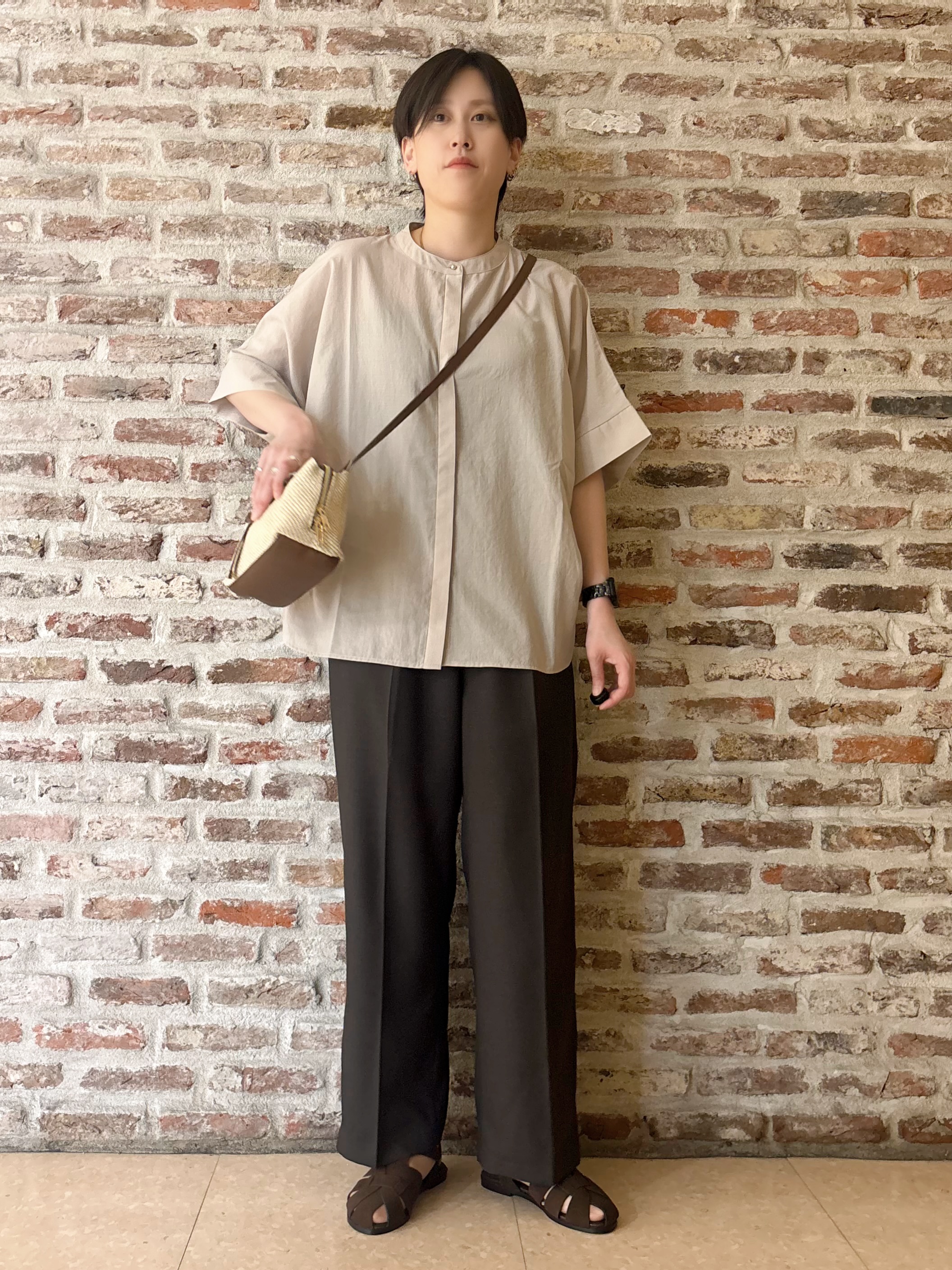 しばさんの「THE SHOP TK｜【高レビュー/体型カバー】さらっと快適 ドルマン5分袖ブラウス」を使ったコーディネート