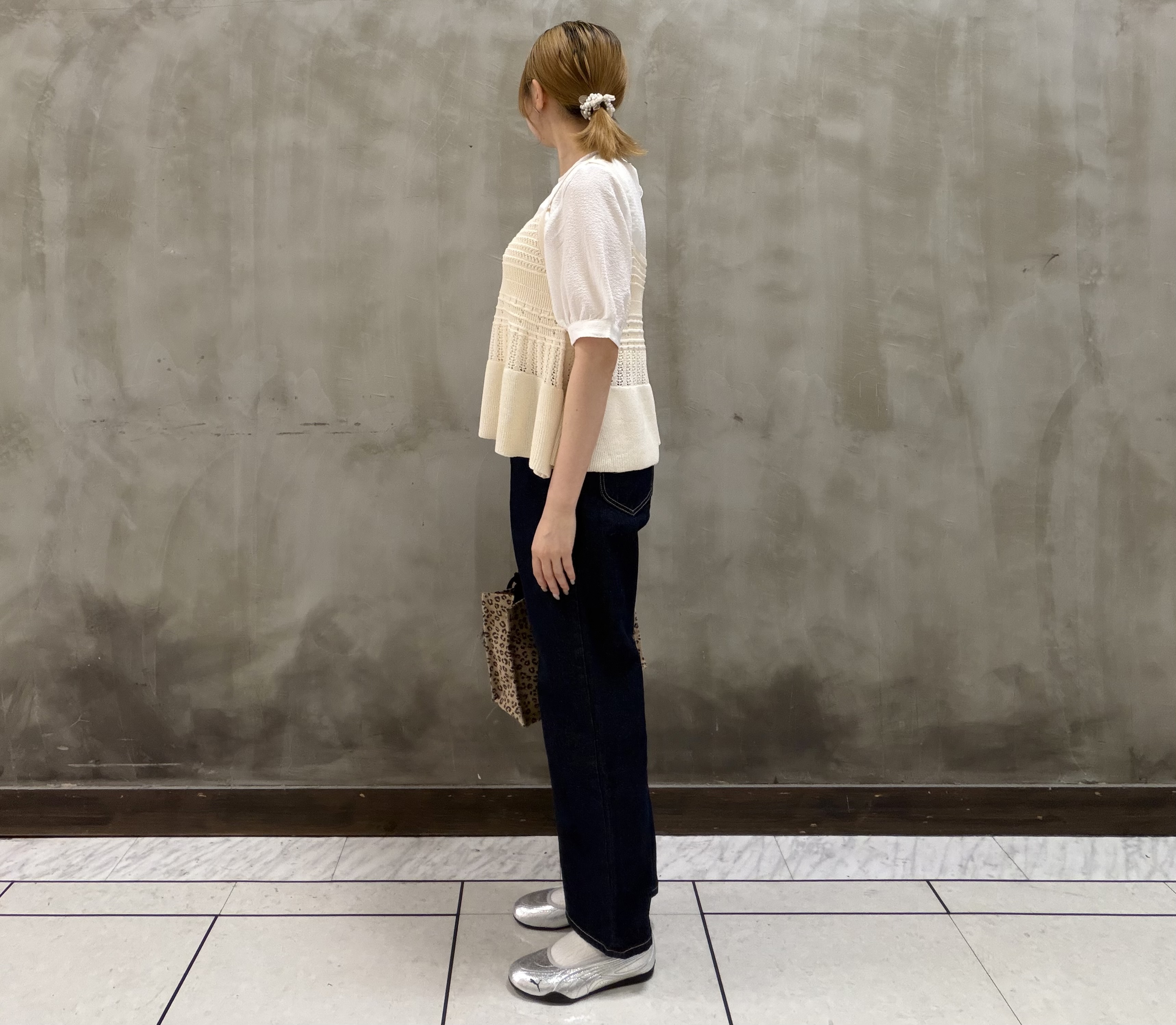maiさんの「grove｜【2点SET】着るだけで完成、透かし編みニットビスチェ&times;ブラウス」を使ったコーディネート