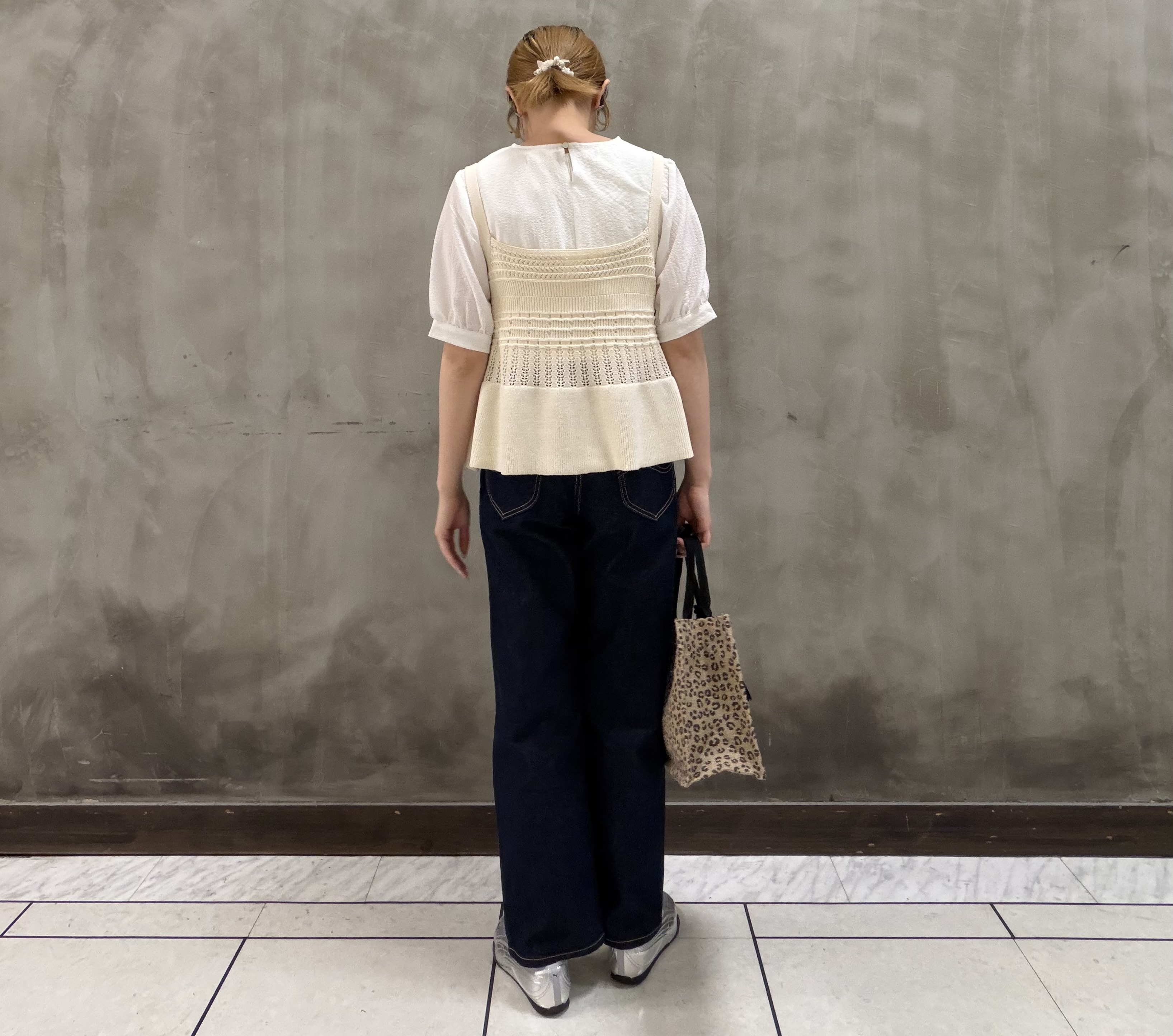 maiさんの「grove｜【2点SET】着るだけで完成、透かし編みニットビスチェ&times;ブラウス」を使ったコーディネート
