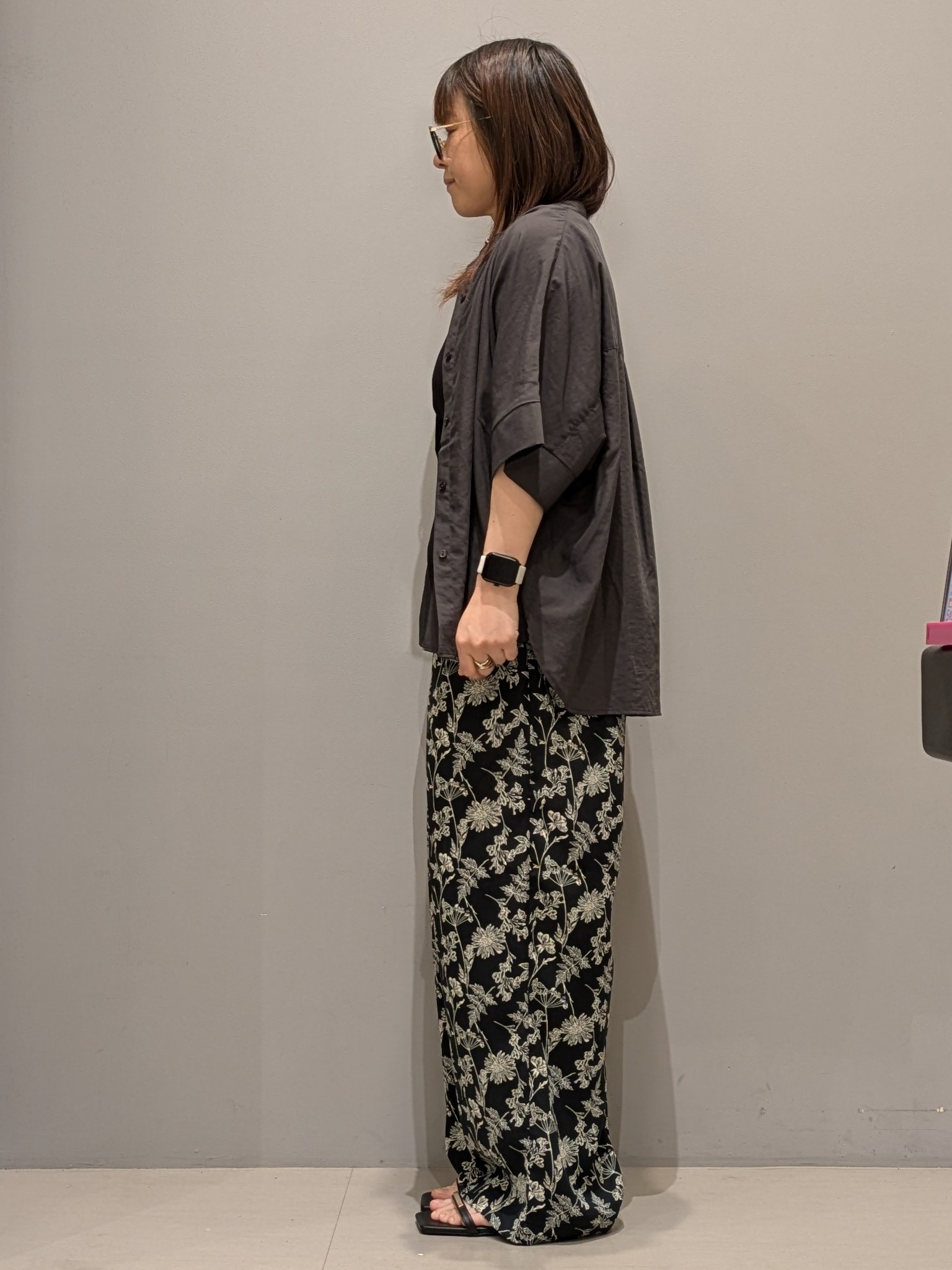 yukaさんの「THE SHOP TK｜【高レビュー/体型カバー】さらっと快適 ドルマン5分袖ブラウス」を使ったコーディネート