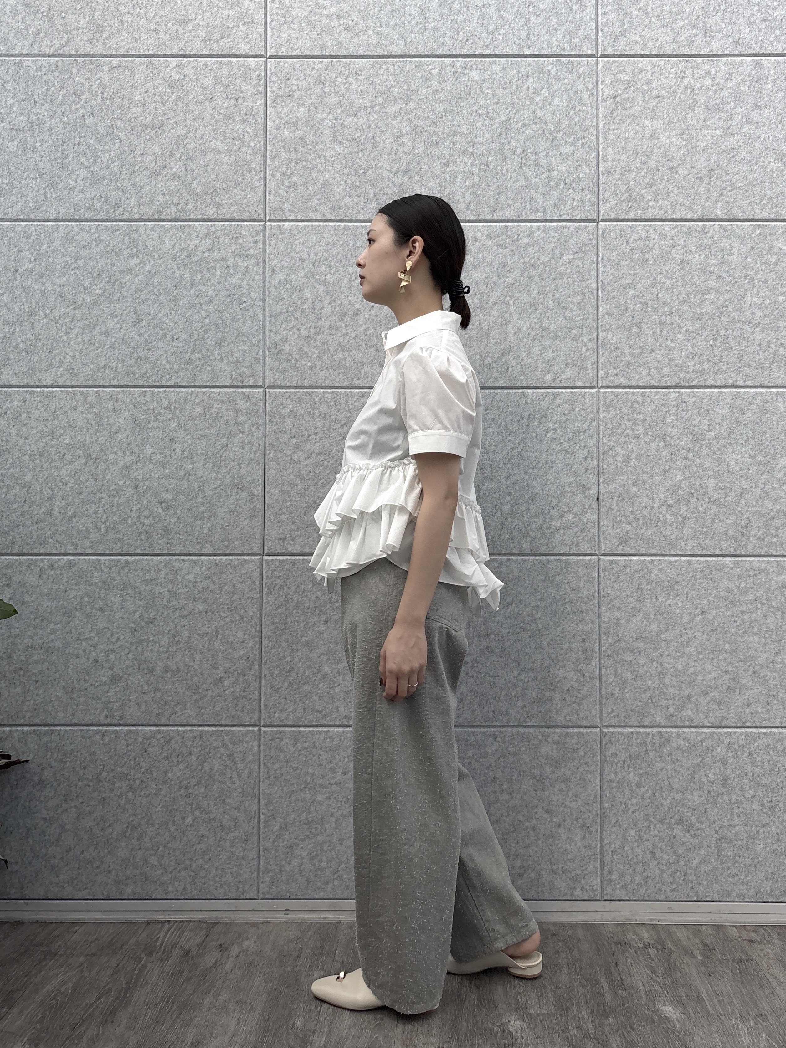 ayanoさんの「INDIVI｜ティアードフリルヘムシャツ」を使ったコーディネート