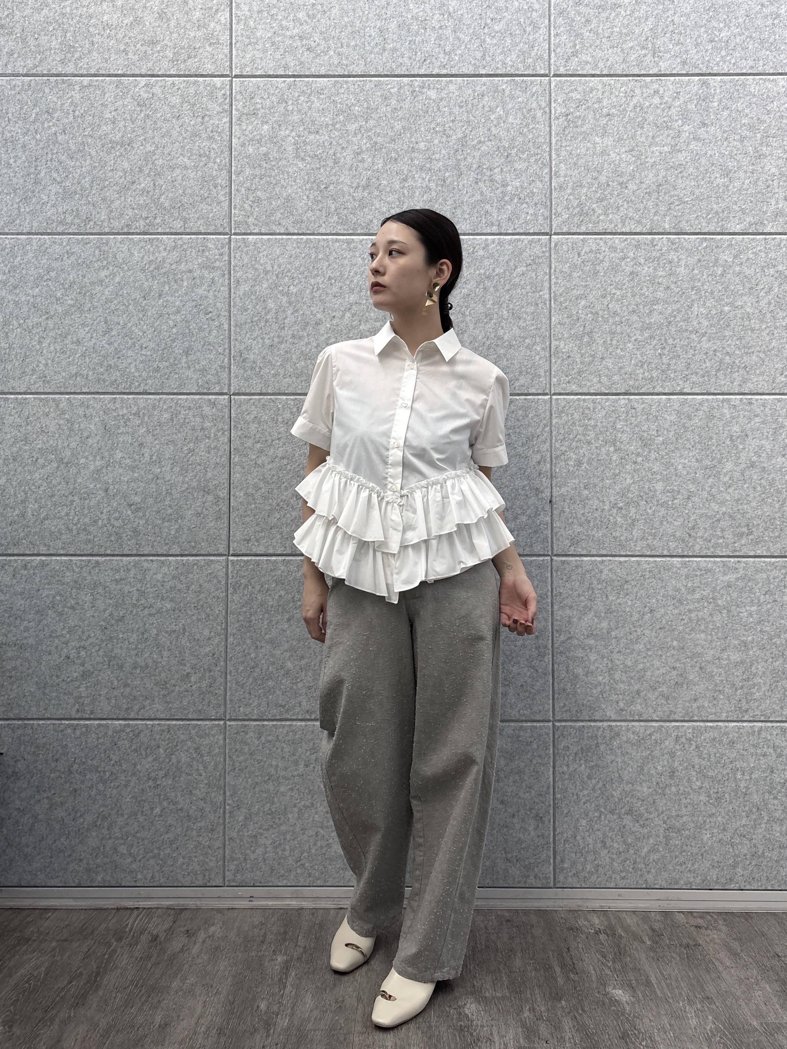 ayanoさんの「INDIVI｜ティアードフリルヘムシャツ」を使ったコーディネート