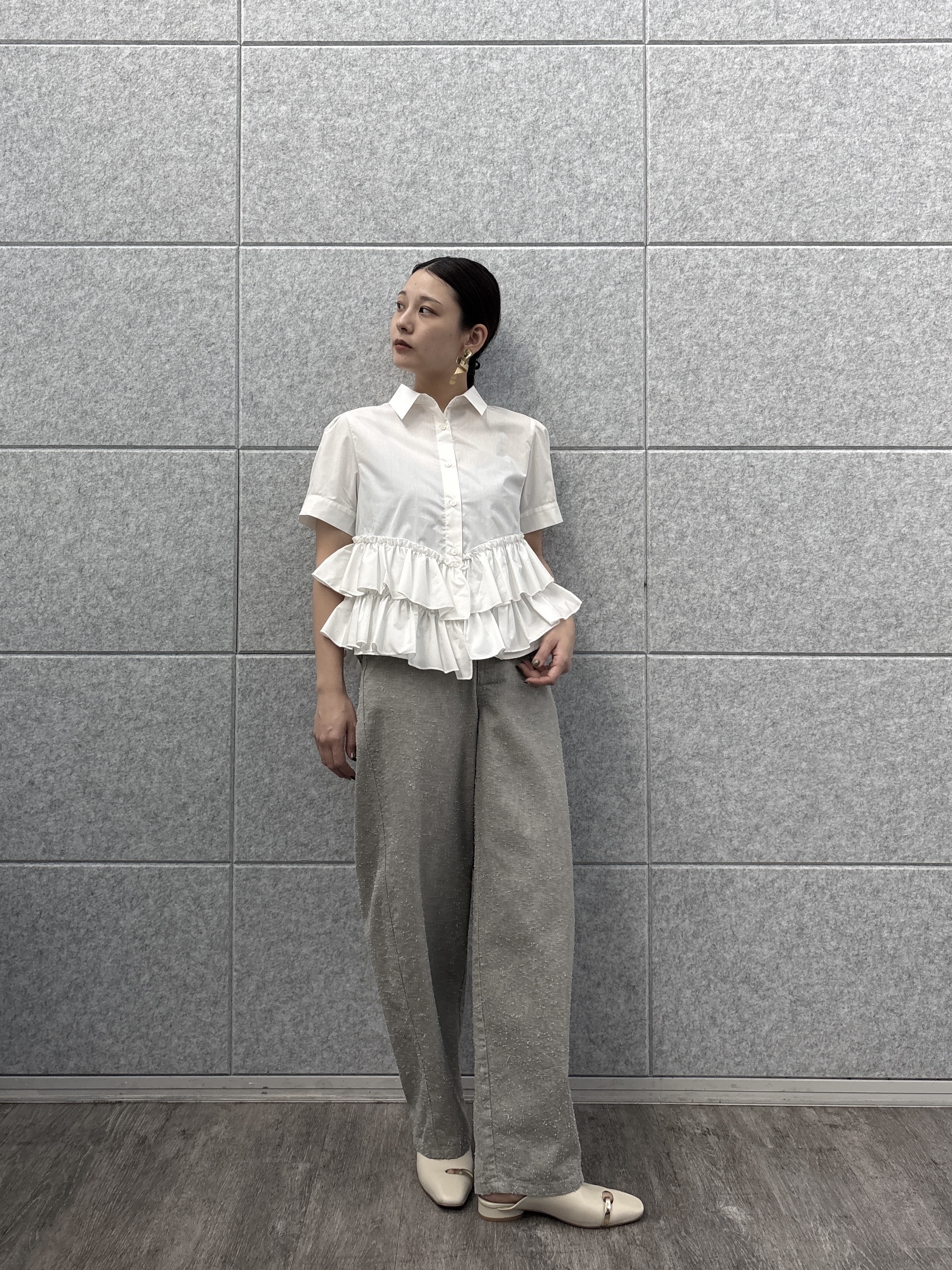 ayanoさんの「INDIVI｜ティアードフリルヘムシャツ」を使ったコーディネート