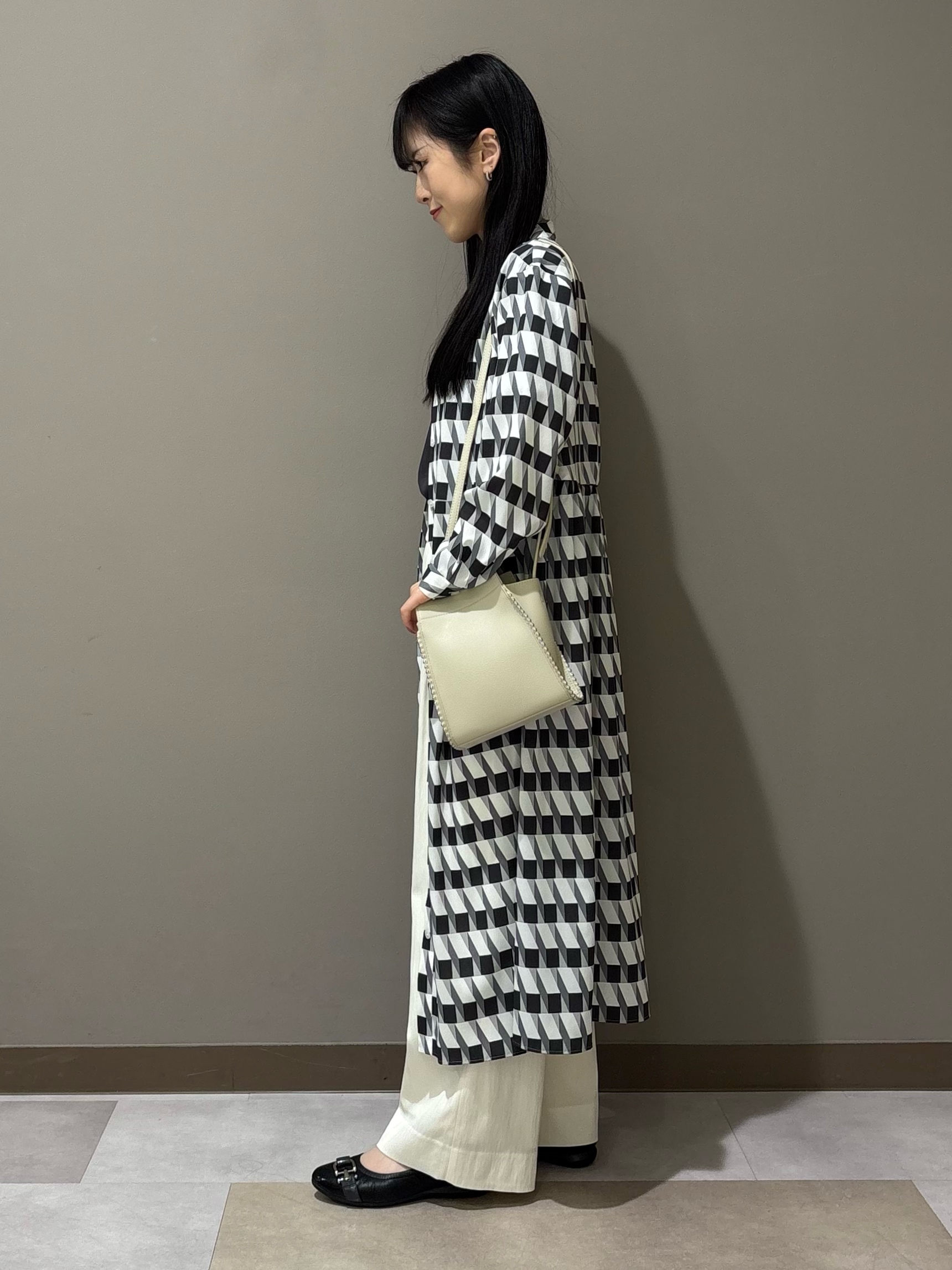 KEIKOさんの「INDIVI｜【洗える／2WAY】ベルト付き ジオメトリック柄 シャツワンピース」を使ったコーディネート