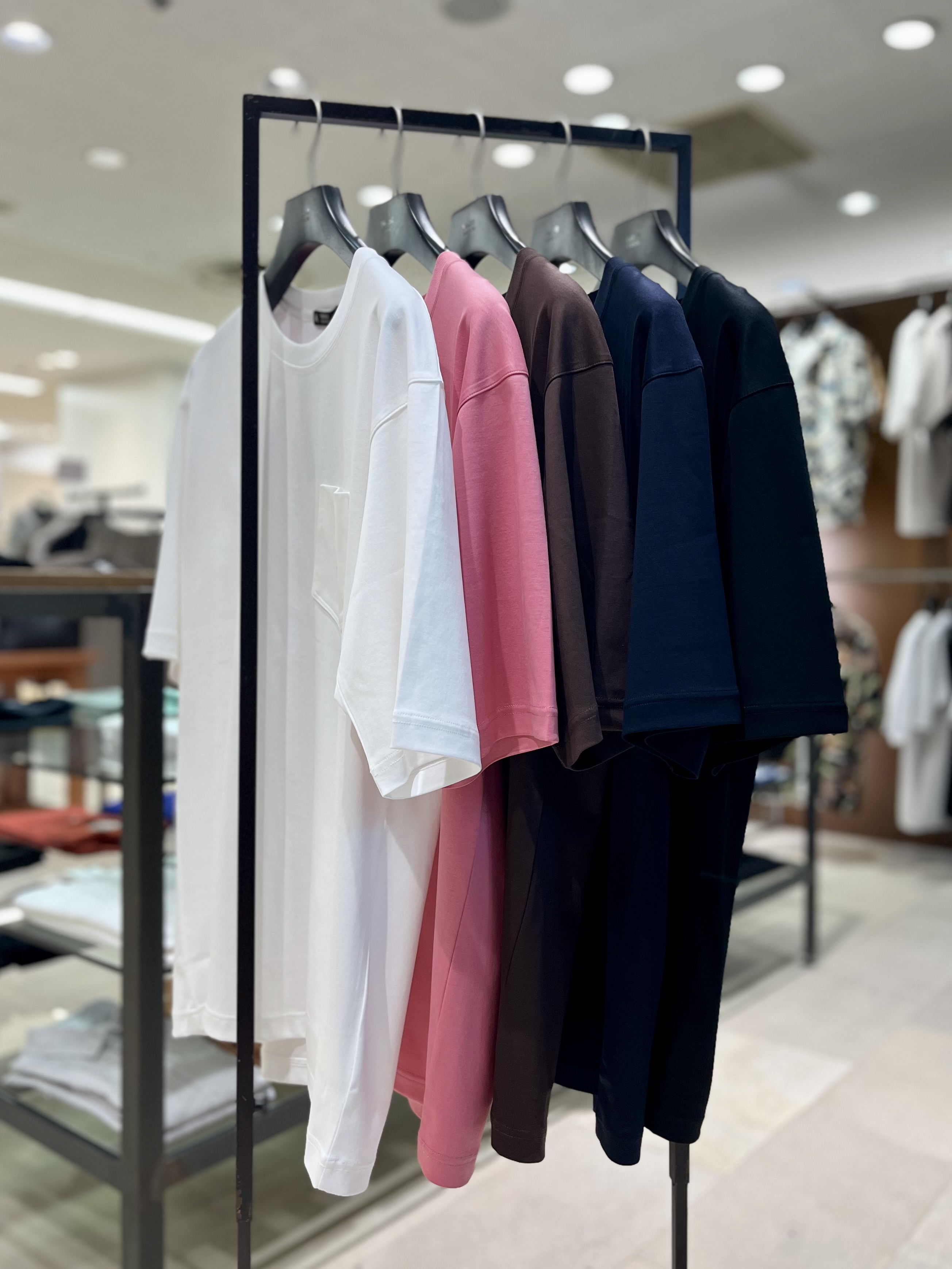 uedaさんの「TAKEO KIKUCHI｜【BOWLER HAT LABEL】アイスクリアコットンボーラーハットウォーカー 半袖ポケT」を使ったコーディネート