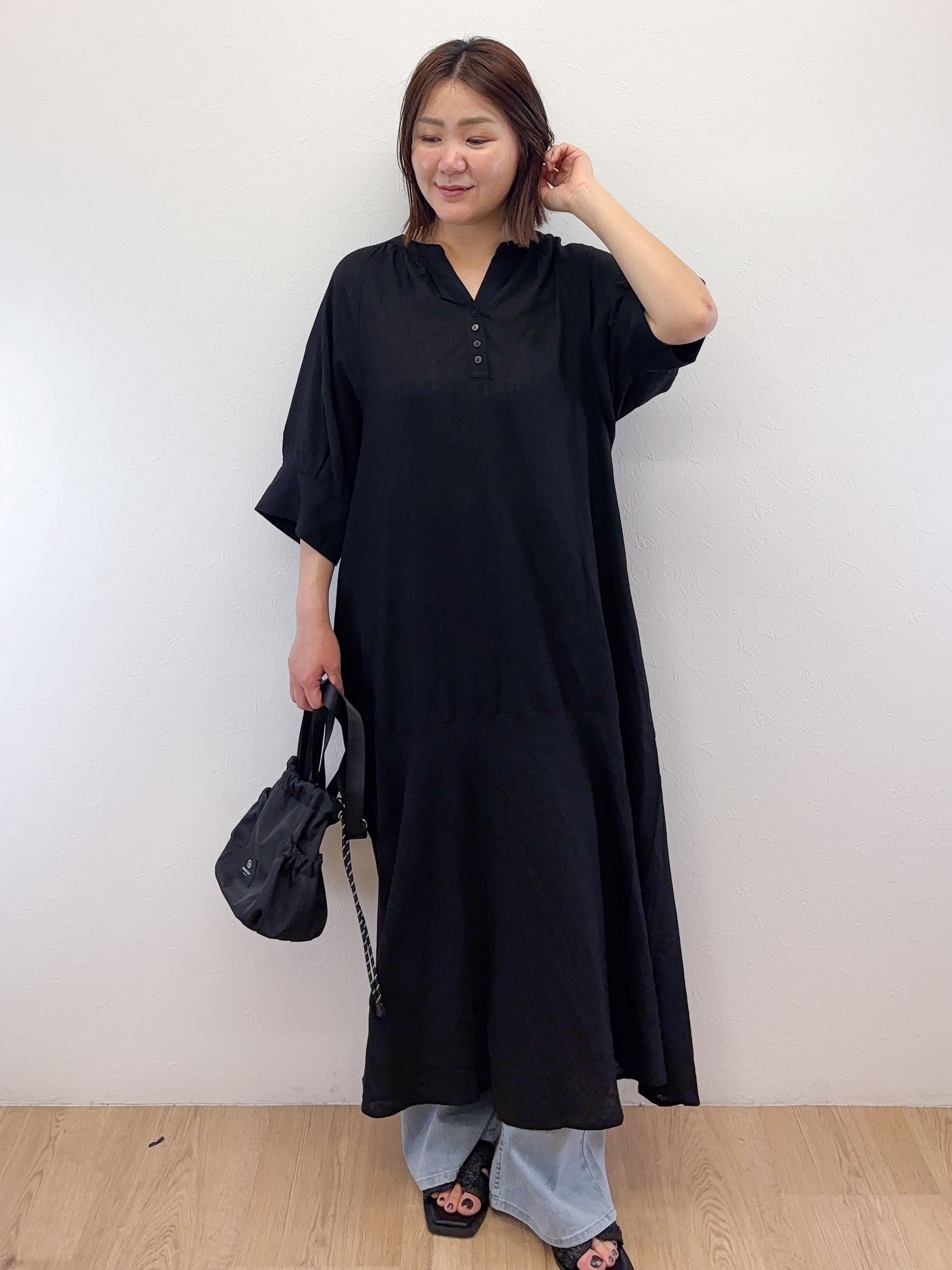 Takeさんの「OPAQUE.CLIP｜キーネックロングワンピース【洗える】」を使ったコーディネート