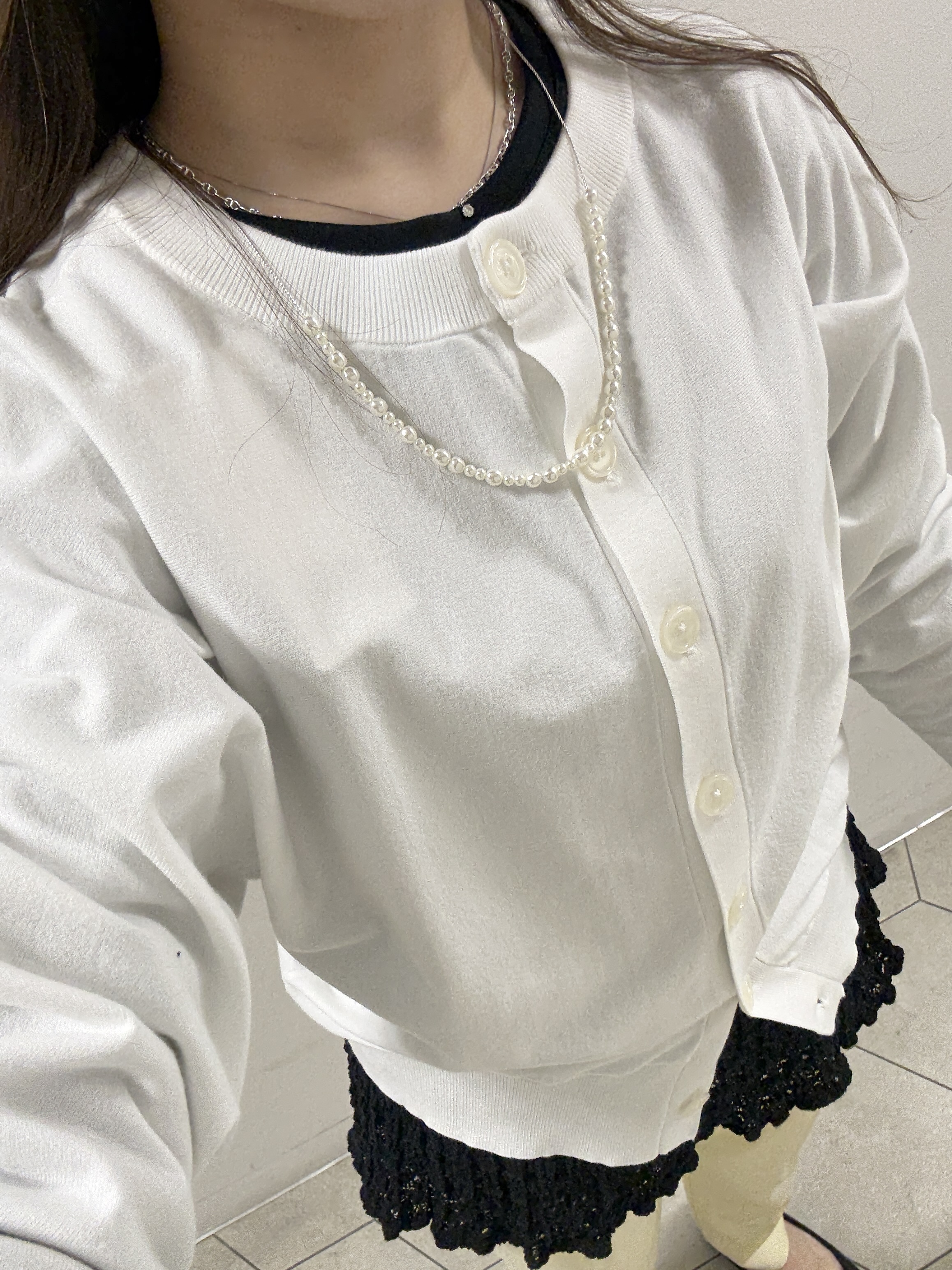 kahoさんの「INDIVI｜【前後2WAY／洗える】凹凸編地カーディガンニット」を使ったコーディネート