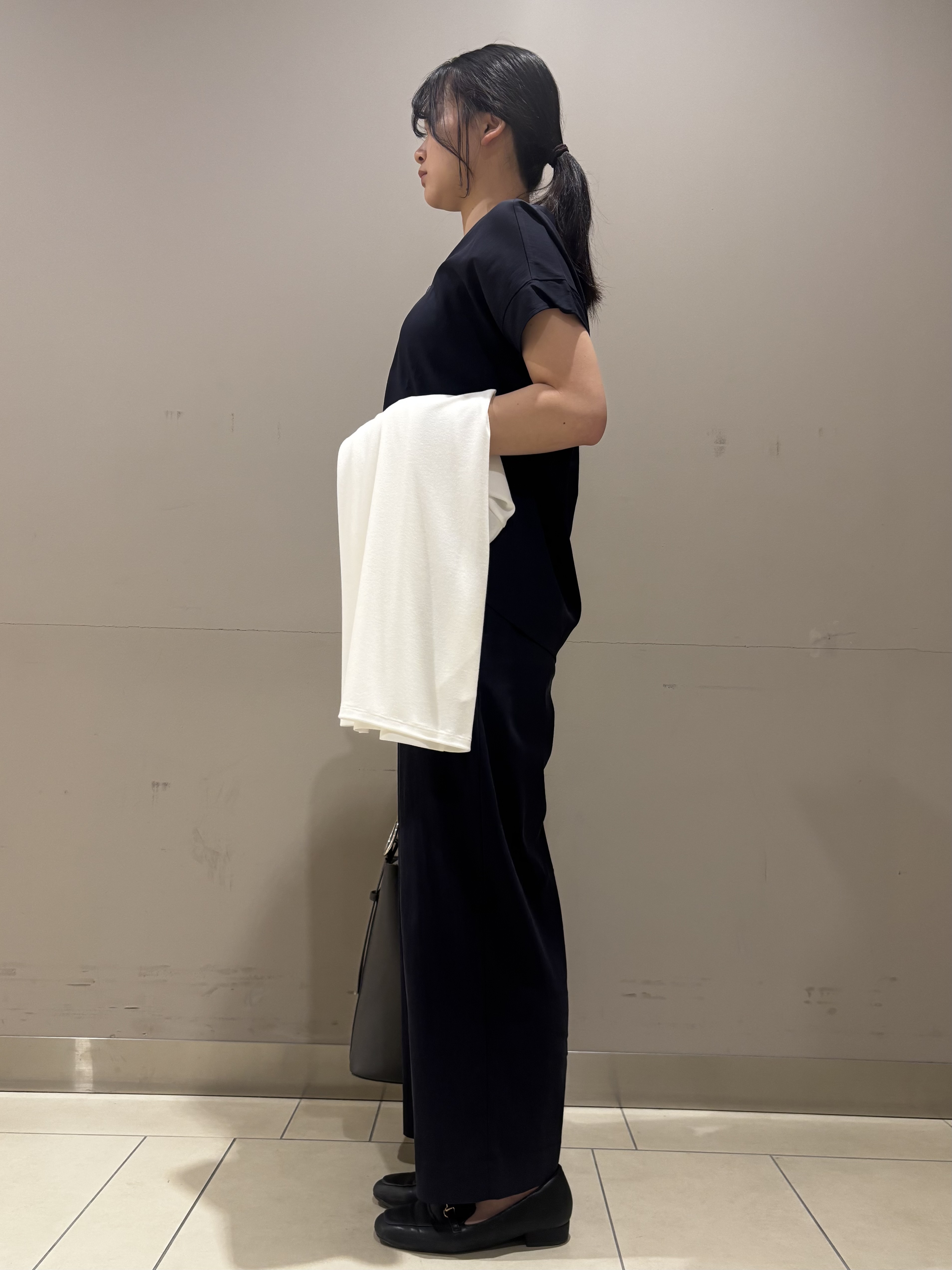 Misakiさんの「INDIVI｜【洗える／SETUP可能】スキッパーブラウス」を使ったコーディネート