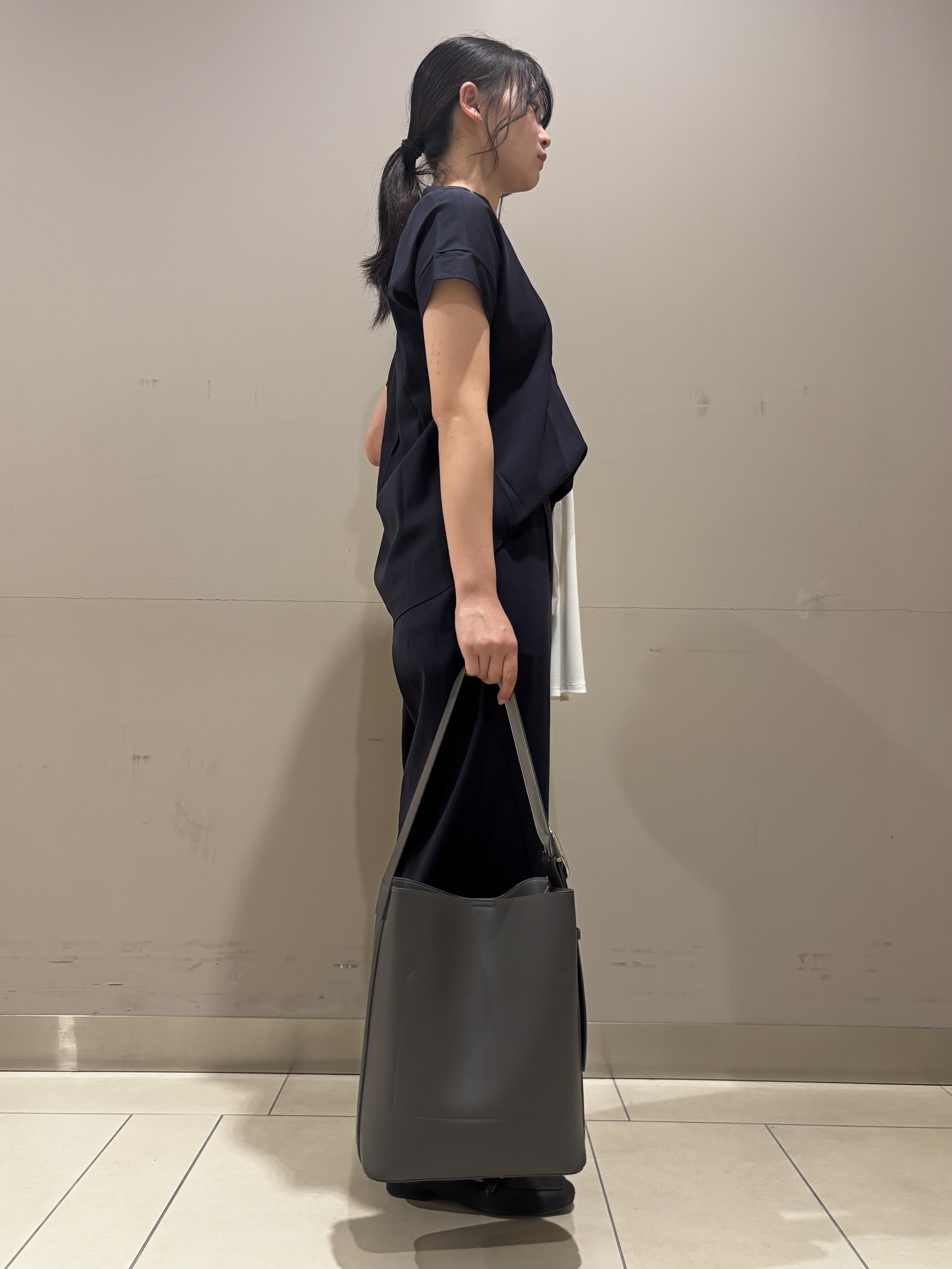 Misakiさんの「INDIVI｜【洗える／SETUP可能】スキッパーブラウス」を使ったコーディネート