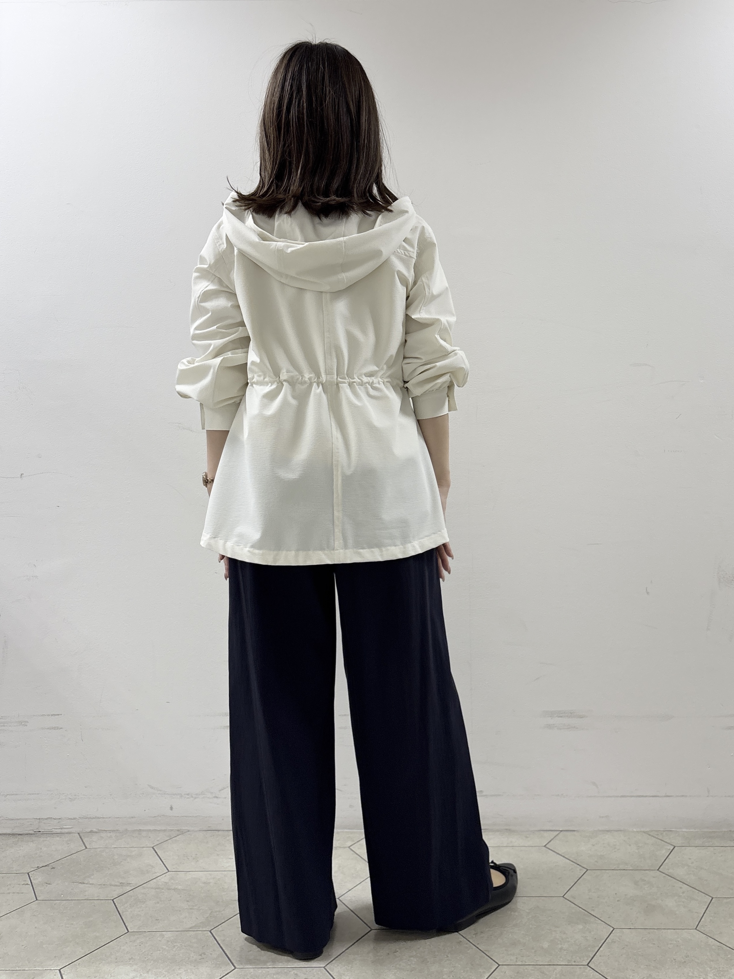 kahoさんの「INDIVI｜【撥水／フード取外し可】凹凸素材ブルゾン」を使ったコーディネート