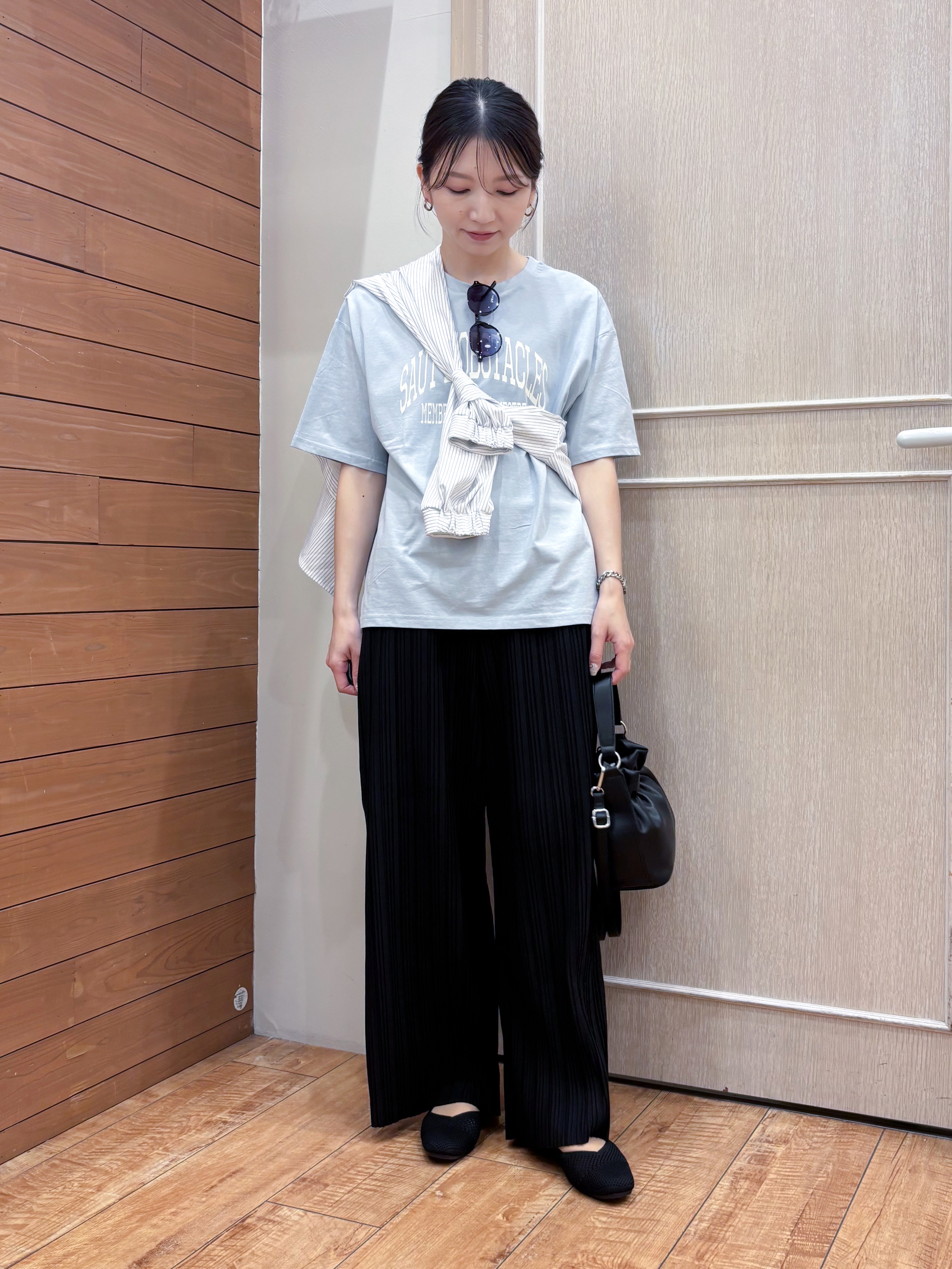 なみさんの「SHOO･LA･RUE｜【ひんやり/UV/吸水速乾/洗濯後しわになりにくい】ラッシュガードにもなる ストライプシャツ」を使ったコーディネート