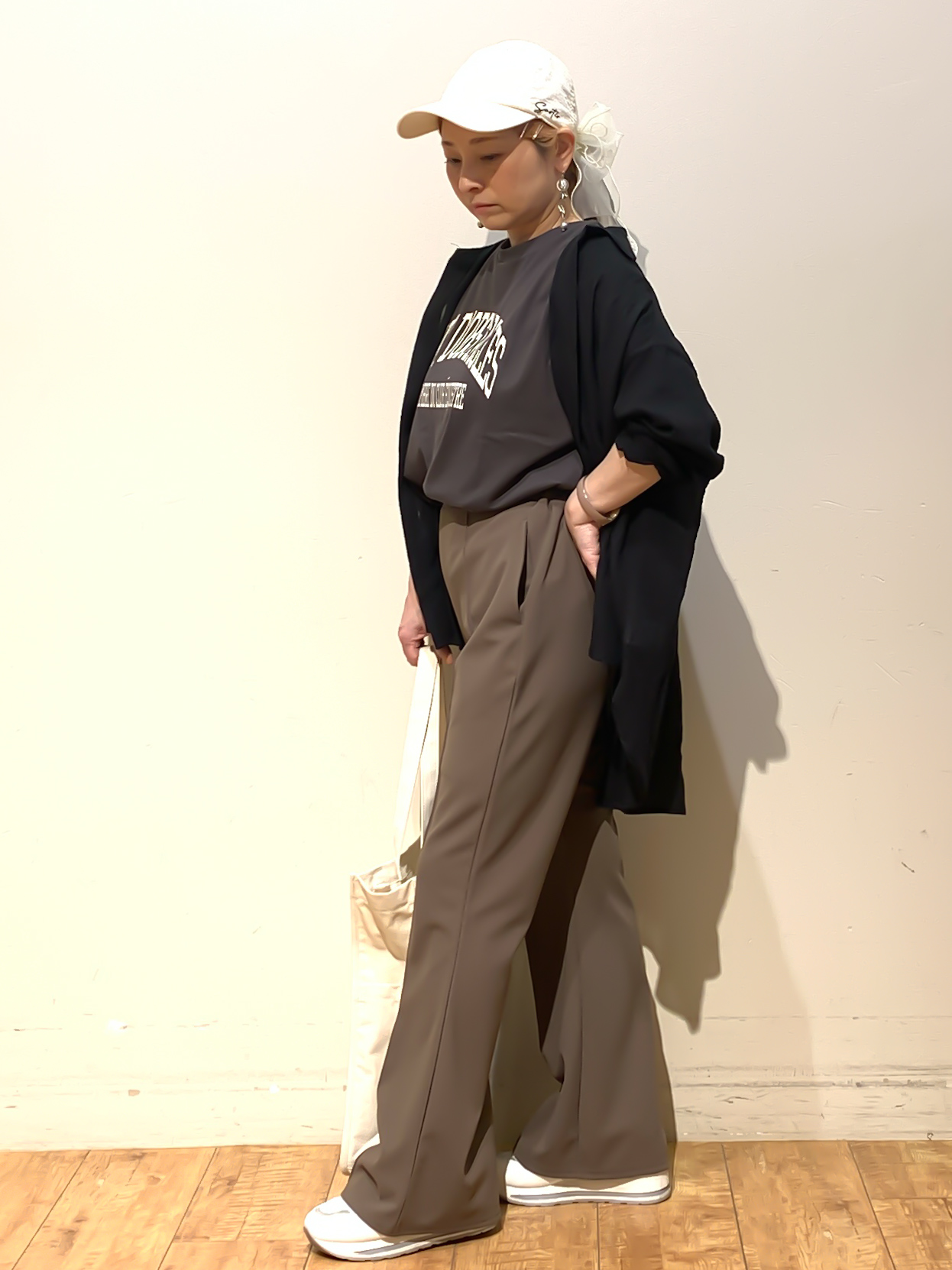 MEGさんの「SHOO･LA･RUE｜【体型カバー】ふんわり質感 やわらかこなれシアーシャツ」を使ったコーディネート