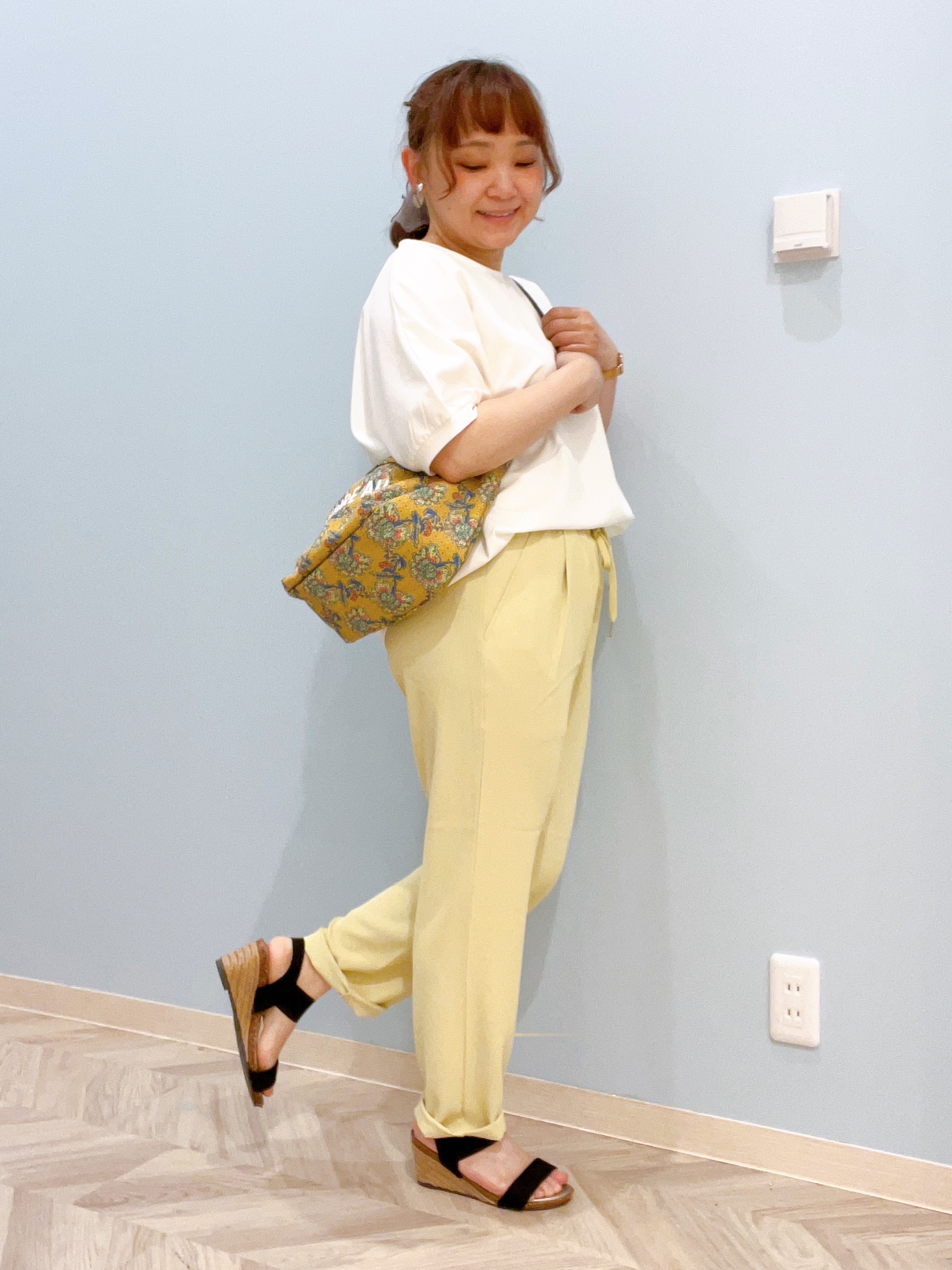 kitaさんの「SHOO･LA･RUE｜【ひんやり/洗濯後しわになりにくい】インせず着られる さらっとタッチのドルマンブラウス」を使ったコーディネート