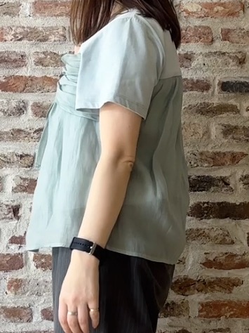 tokiさんの「THE SHOP TK｜【ひんやり／吸水速乾／UV】ビスチェ風 切り替えTシャツ」を使ったコーディネート
