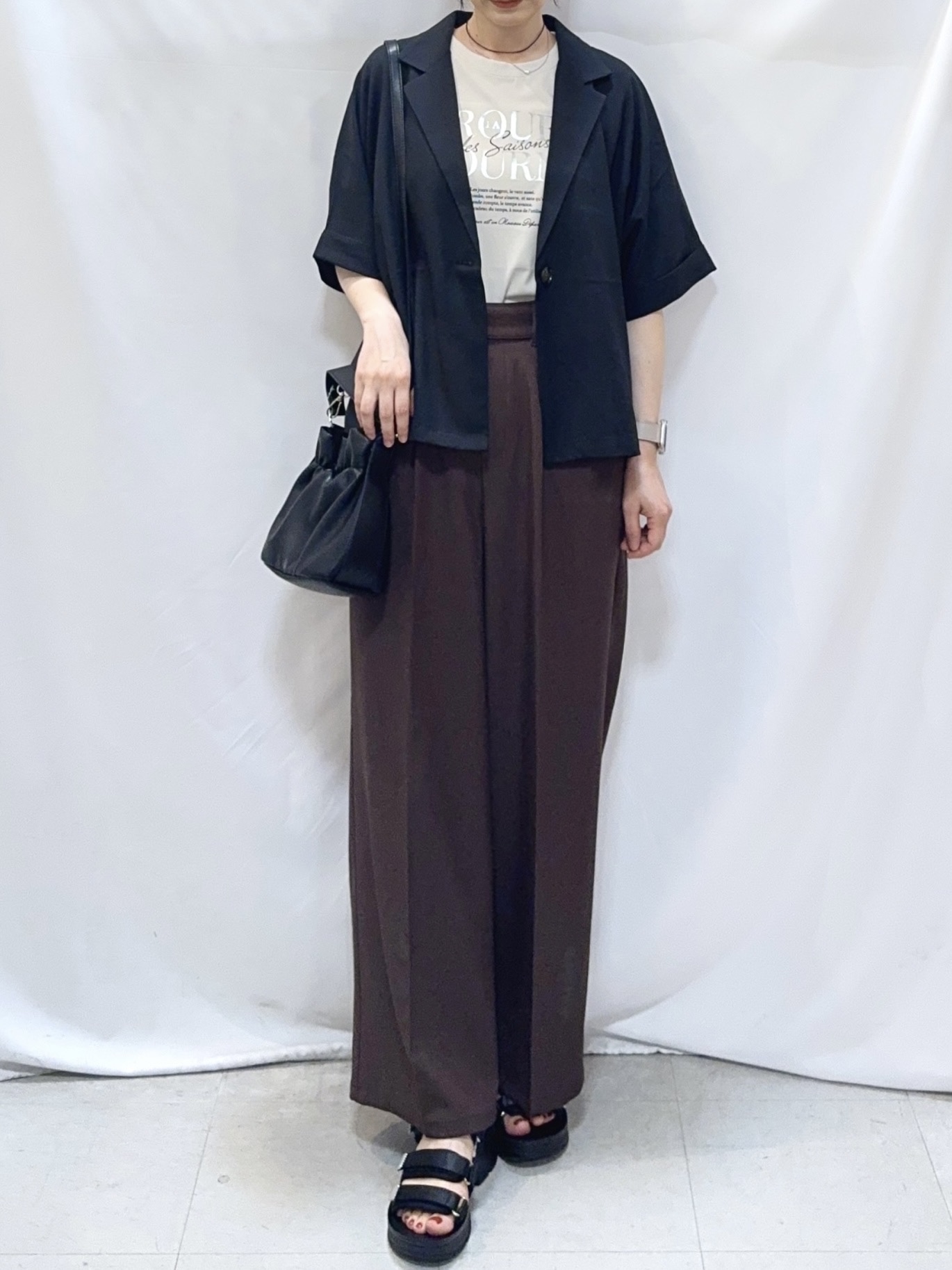 𝐇𝐢𝐫𝐨𝐦𝐢さんの「SHOO･LA･RUE｜【セットアップ可/洗濯後しわになりにくい/S-LL】半袖とろみテーラードジャケット」を使ったコーディネート