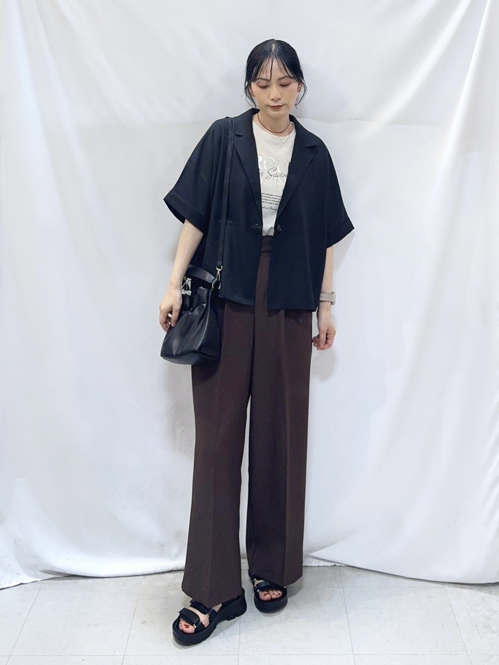 𝐇𝐢𝐫𝐨𝐦𝐢さんの「SHOO･LA･RUE｜【セットアップ可/洗濯後しわになりにくい/S-LL】半袖とろみテーラードジャケット」を使ったコーディネート