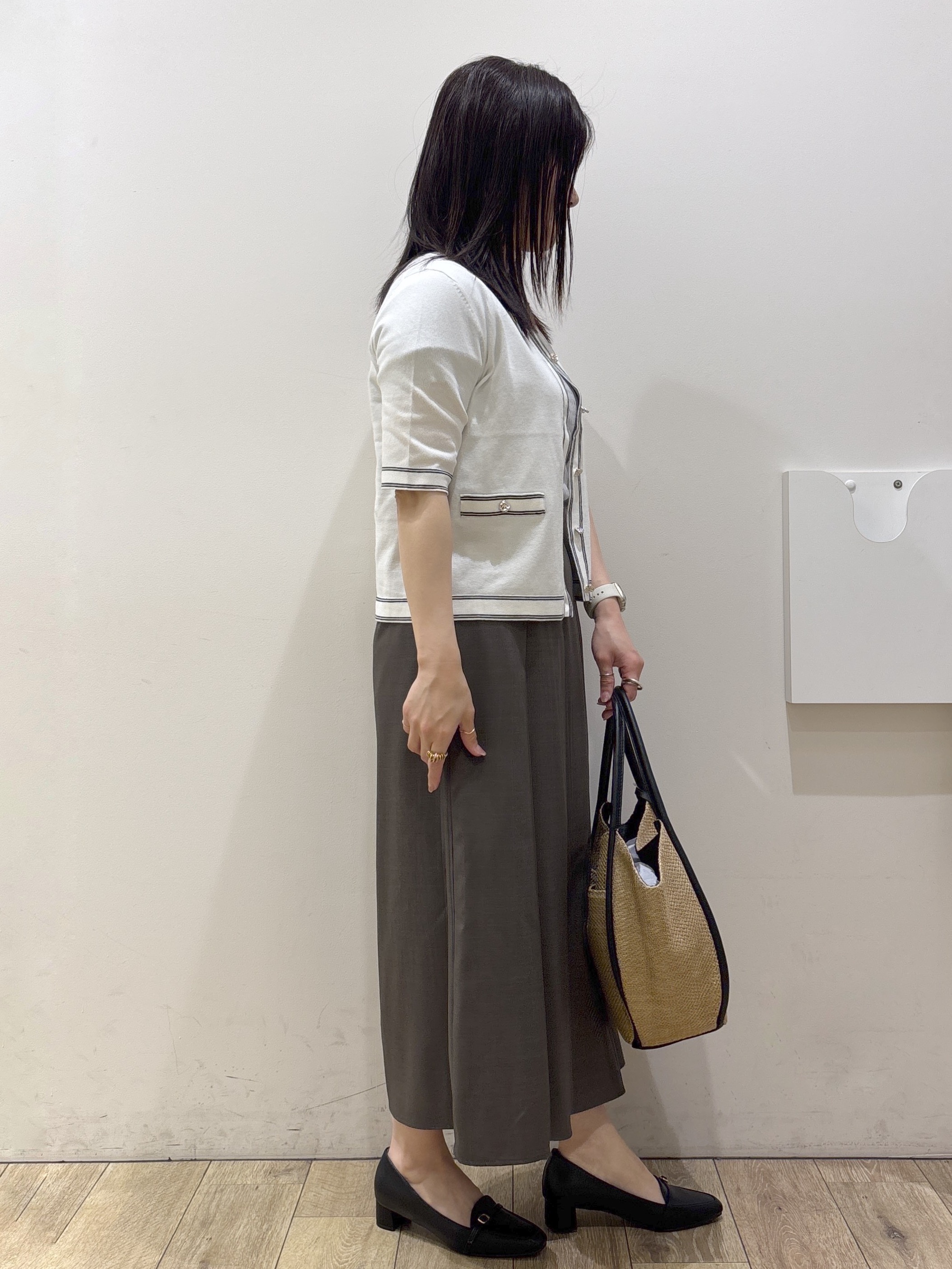 mameさんの「OPAQUE.CLIP｜【UV】バイカラーダブルライン半袖カーディガン《洗濯機OK》」を使ったコーディネート