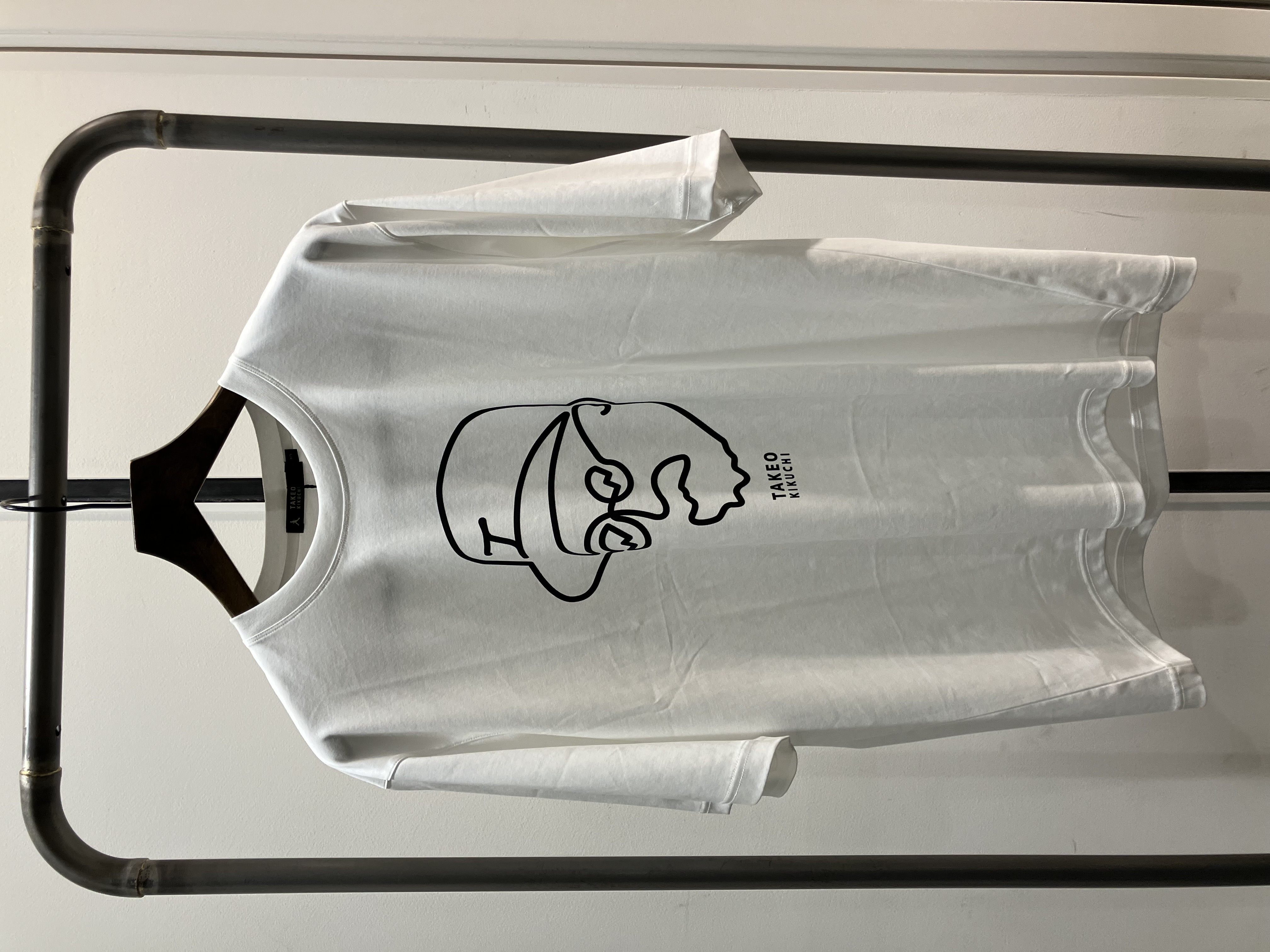 成田さんの「TAKEO KIKUCHI｜【BOWLER HAT LABEL】アイスクリアコットン ワンストローク 半袖Tシャツ」を使ったコーディネート
