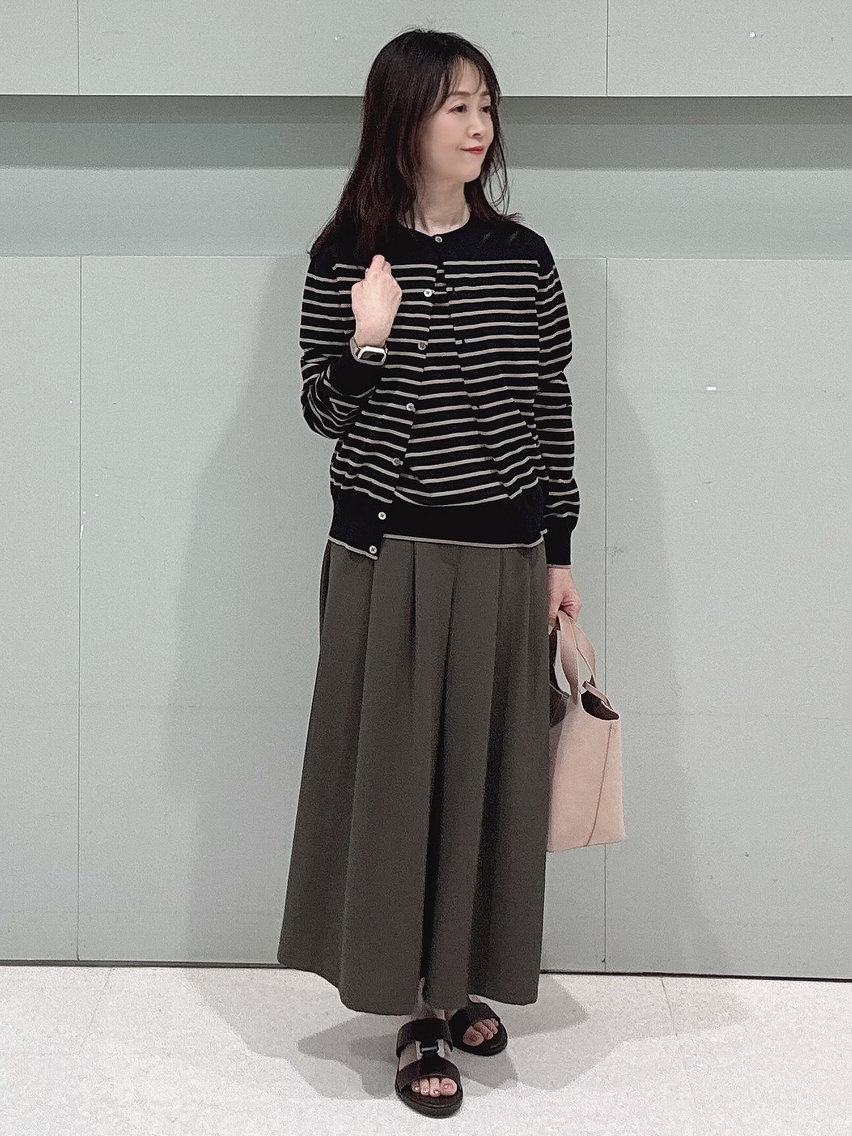 makiさんの「UNTITLED｜【9色展開/アンサンブル可】コットンクルーネックカーディガン」を使ったコーディネート