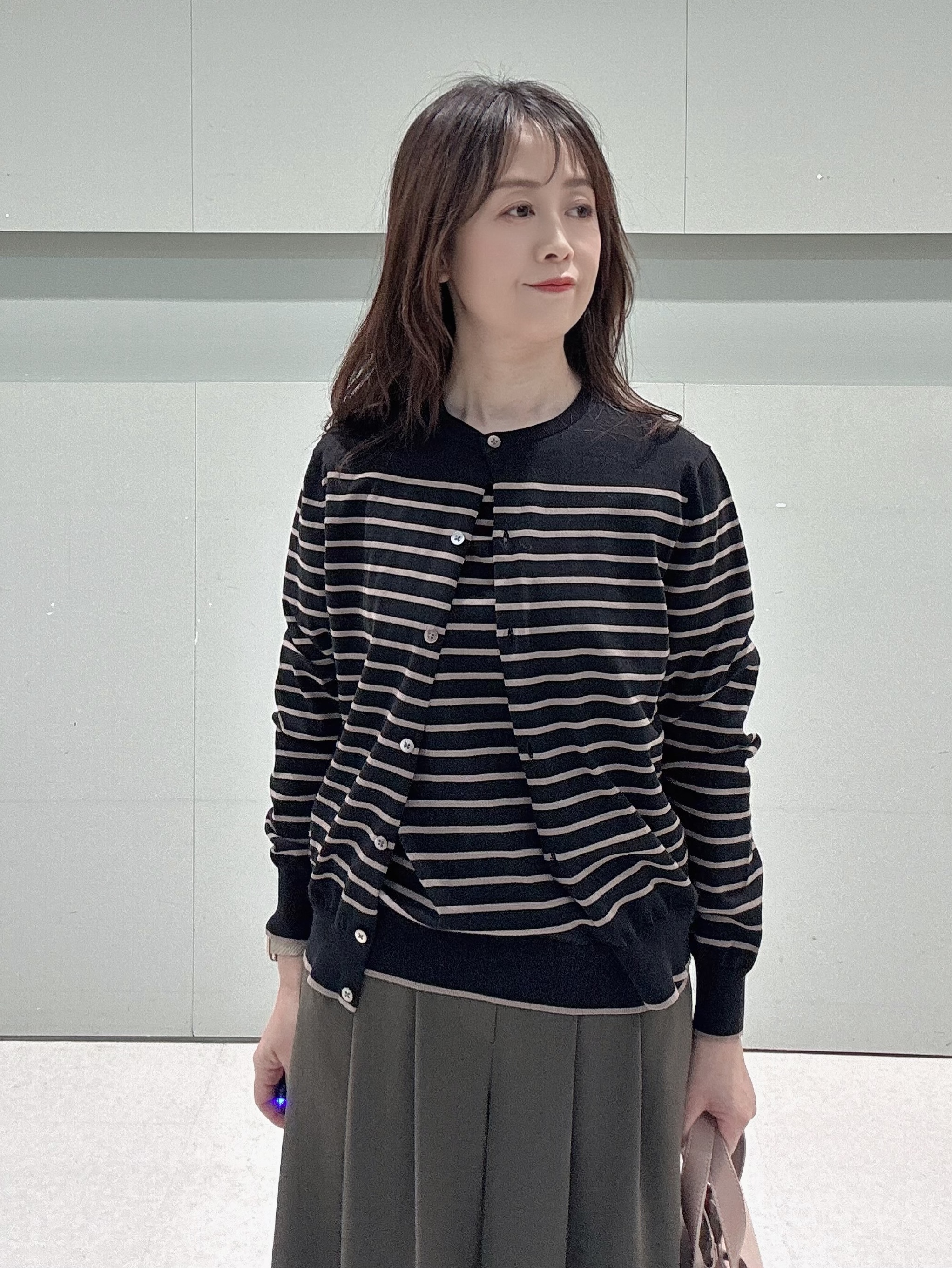 makiさんの「UNTITLED｜【9色展開/アンサンブル可】コットンクルーネックカーディガン」を使ったコーディネート