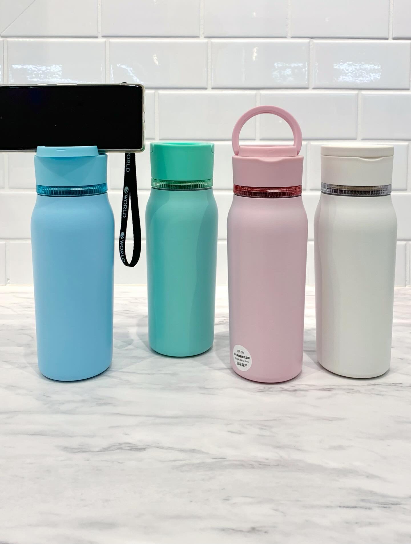 mikachoさんの「212 KITCHEN STORE｜スマホスタンド付きステンレスボトル GR ＜KEVNHAUN ケヴンハウン＞」を使ったコーディネート