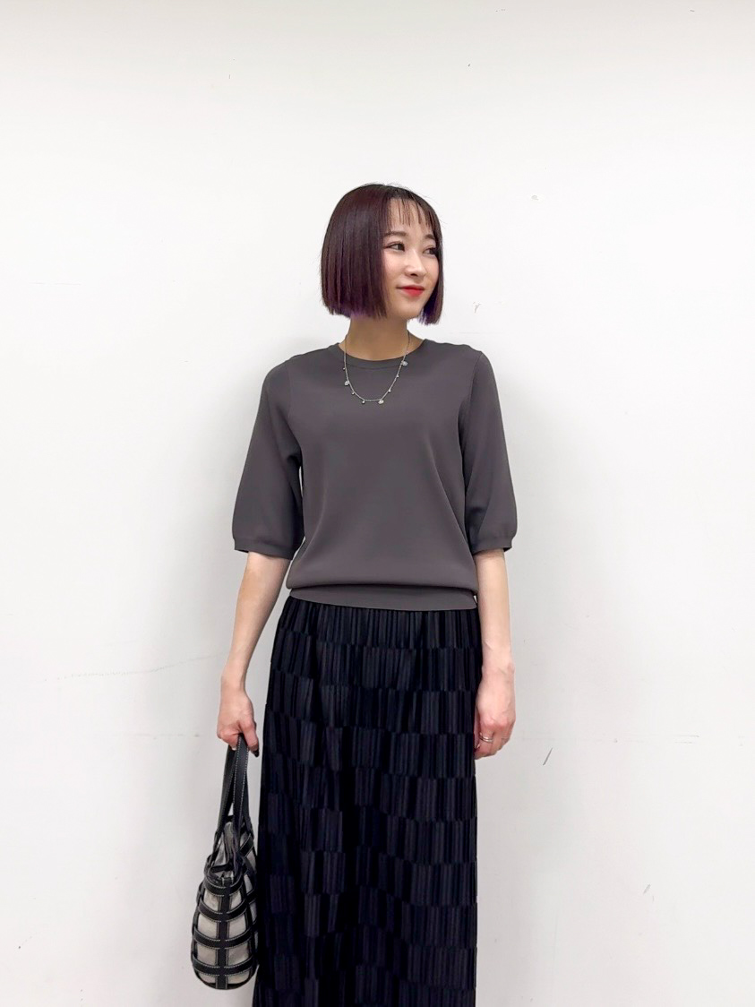 𝐜𝐡𝐢𝐤𝐚さんの「SHOO･LA･RUE｜【毎日洗える/S-LL/ひんやり/UV】上半身すっきり 二の腕見せない5分袖ニット」を使ったコーディネート