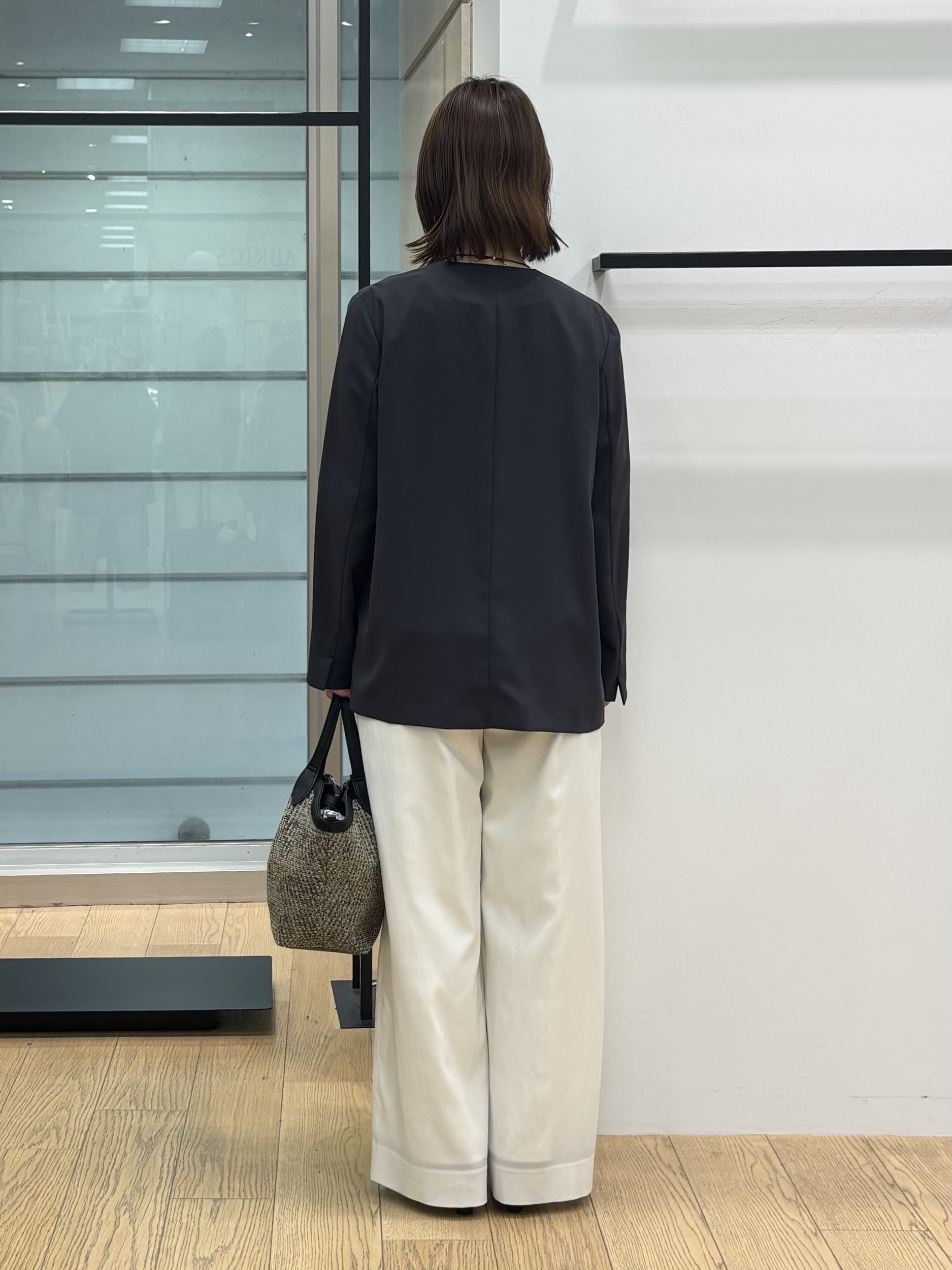 asamiさんの「INDIVI｜【さらに軽く軽快！／着る日傘】ドルマントップス」を使ったコーディネート