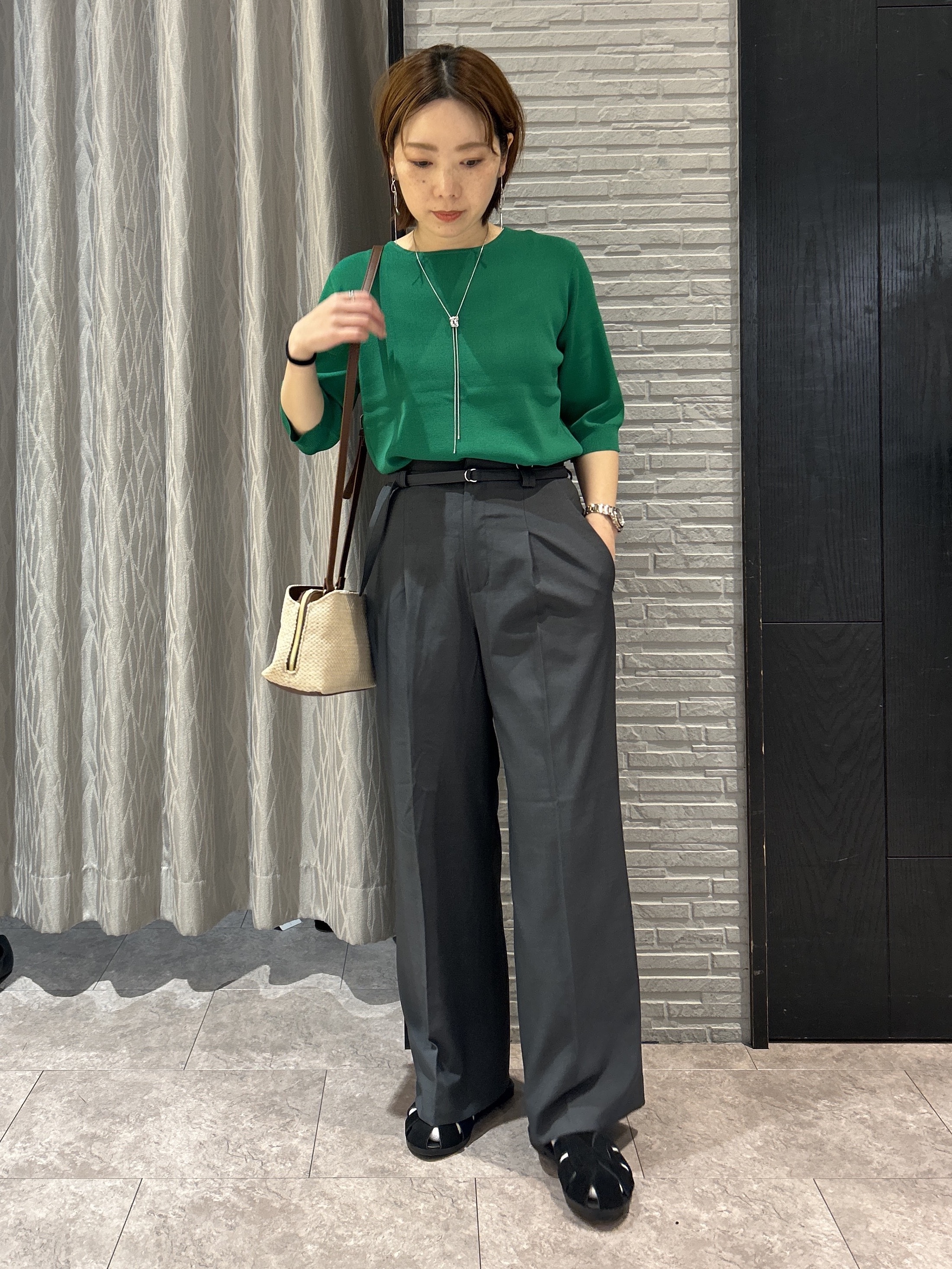 ga_riさんの「THE SHOP TK｜【S-XL/ひんやりタッチ】美しさ際立つ 6分袖ニット 洗濯機OK/UVケア/毛玉になりにくい」を使ったコーディネート