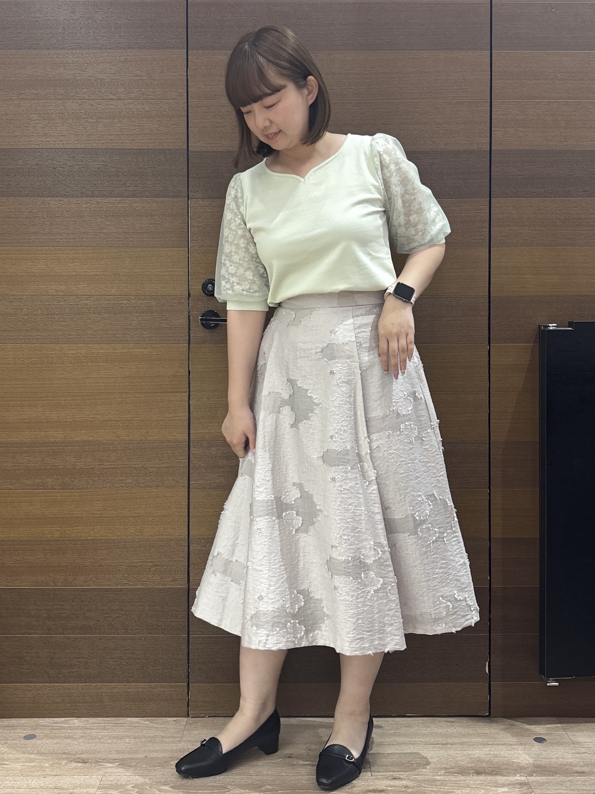 yumeさんの「OPAQUE.CLIP｜【UVケア】レーススリーブハートネックニット《洗濯機OK／抗ピル／XS～LL》」を使ったコーディネート