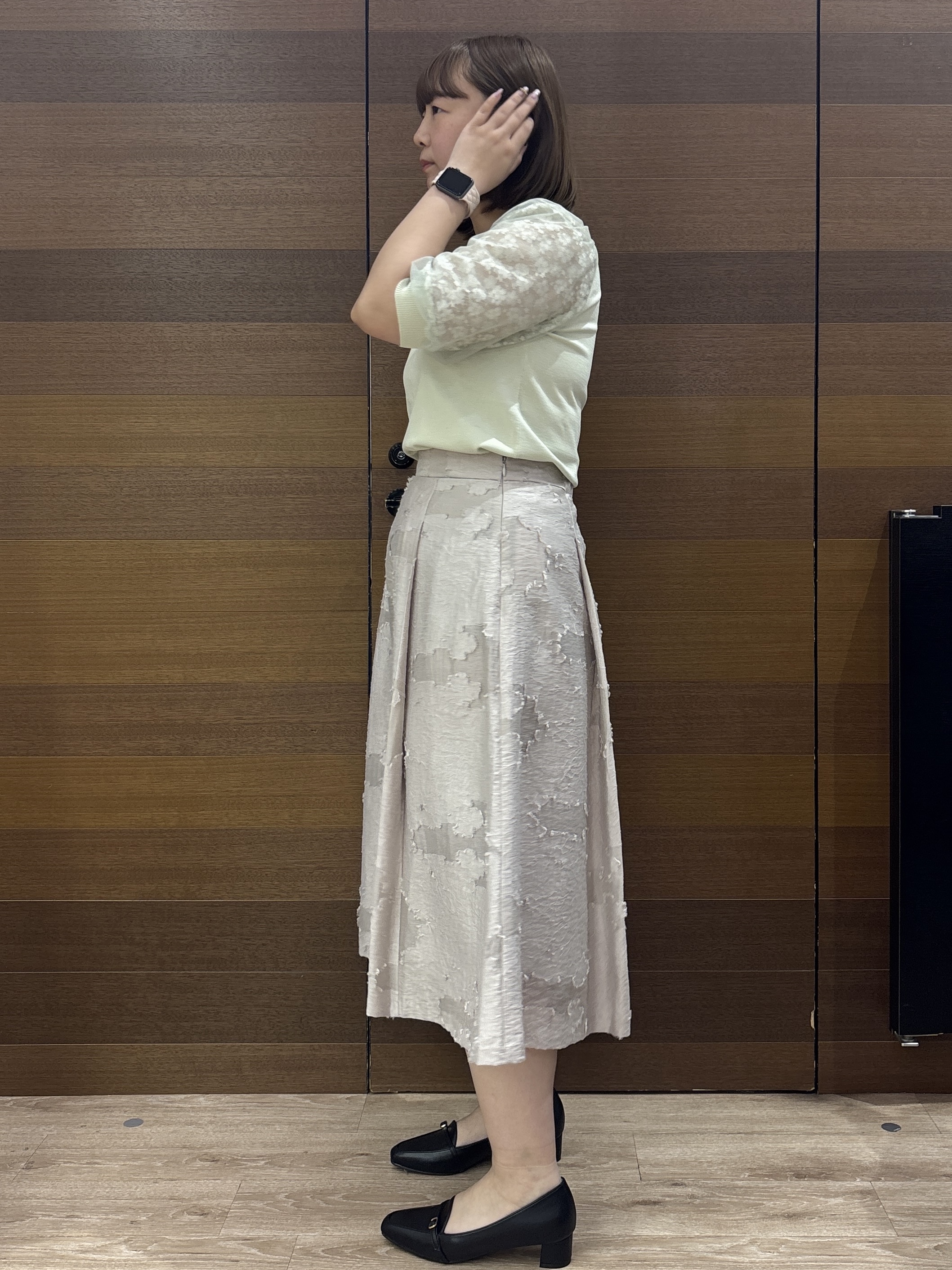 yumeさんの「OPAQUE.CLIP｜【UVケア】レーススリーブハートネックニット《洗濯機OK／抗ピル／XS～LL》」を使ったコーディネート