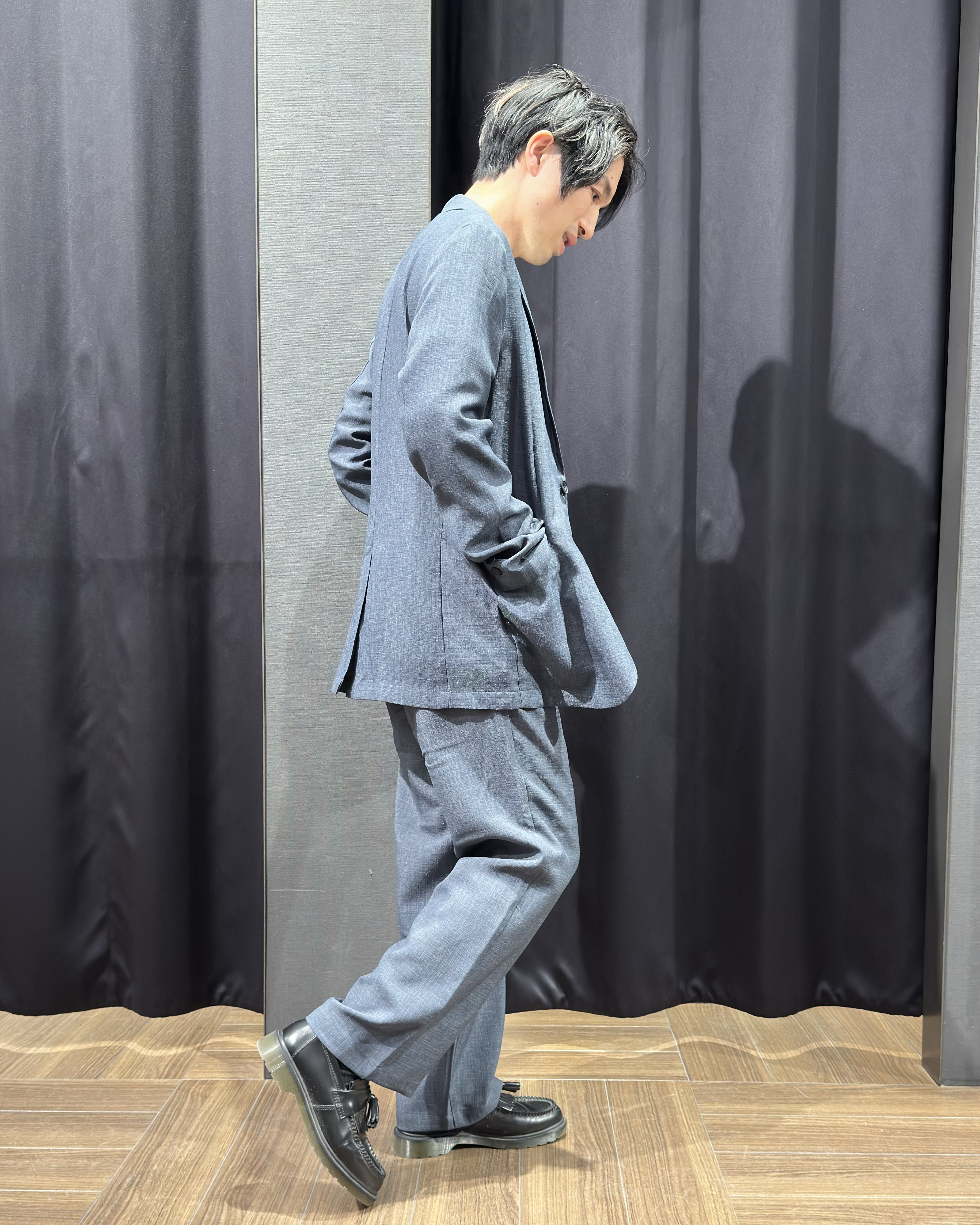 tomoyaさんの「THE SHOP TK｜【LINO FINE】リネンライク テーラードジャケット 吸水速乾/イージーケア/UVカット/洗濯機」を使ったコーディネート