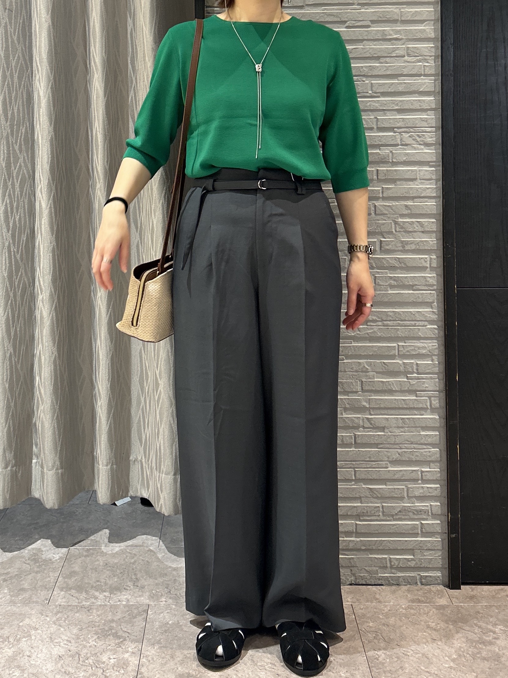 ga_riさんの「THE SHOP TK｜【S-XL/ひんやりタッチ】美しさ際立つ 6分袖ニット 洗濯機OK/UVケア/毛玉になりにくい」を使ったコーディネート