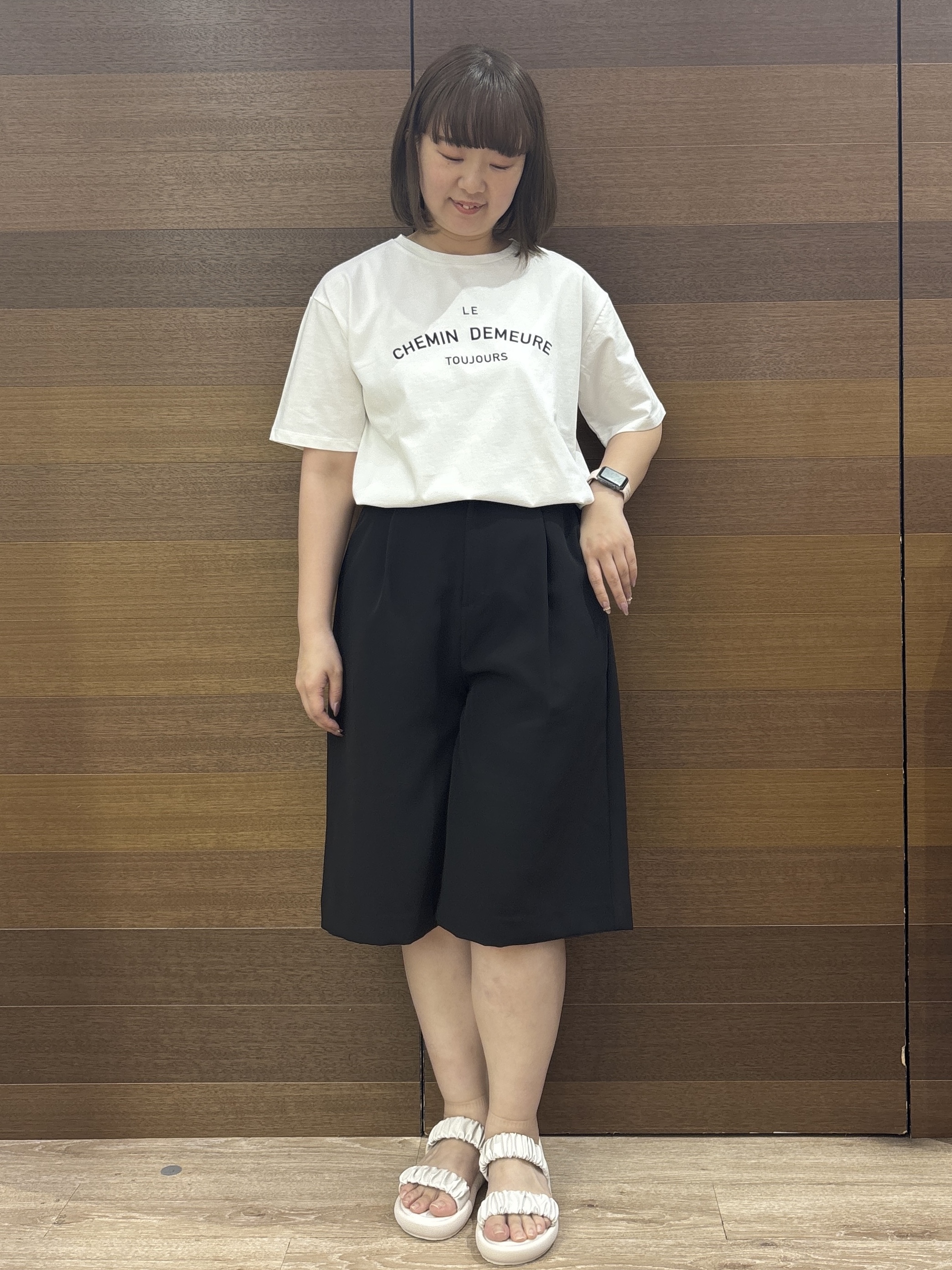 yumeさんの「OPAQUE.CLIP｜ロゴプリントアソートTシャツ【洗濯機OK】」を使ったコーディネート